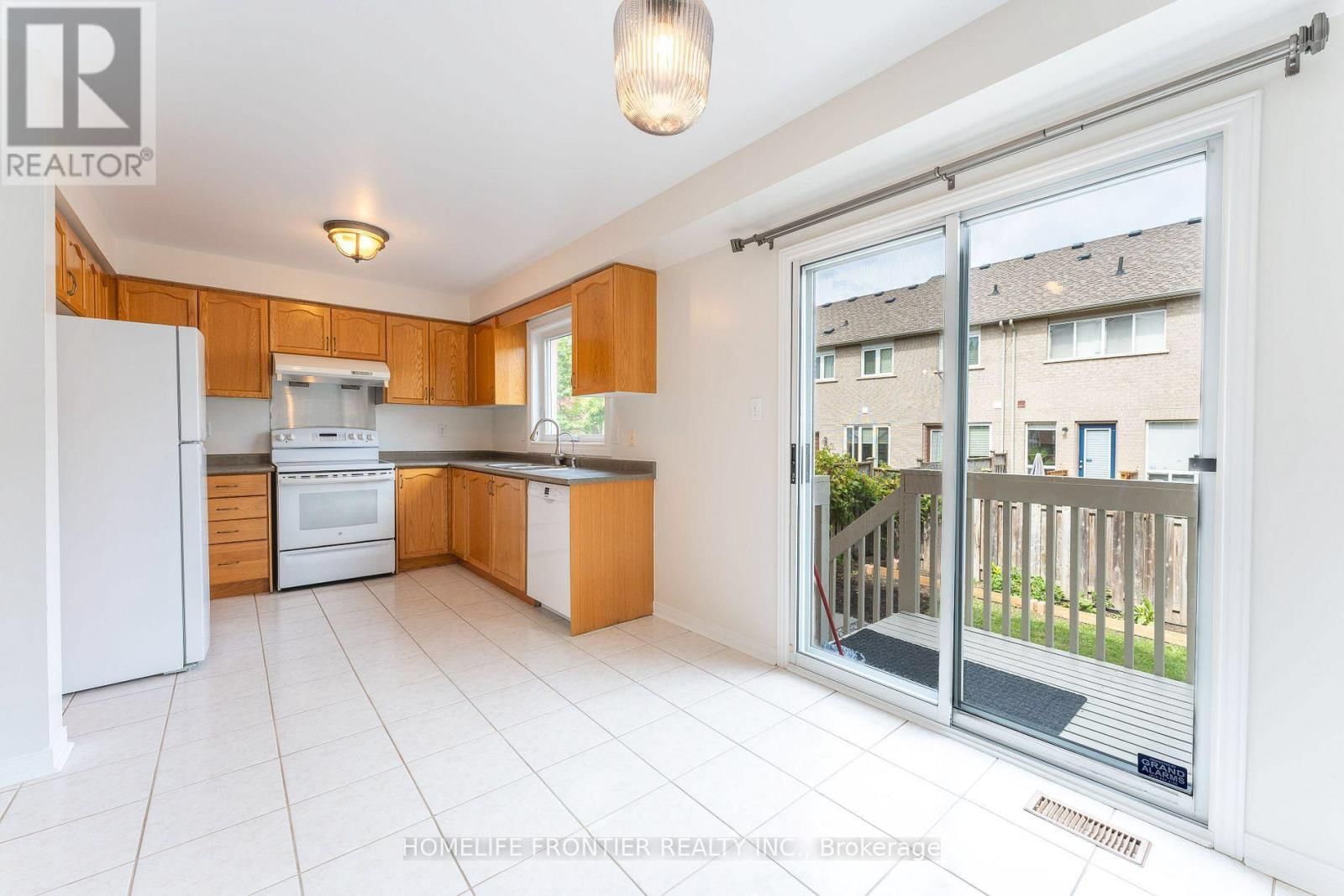 100 SELKIRK DRIVE Image 4