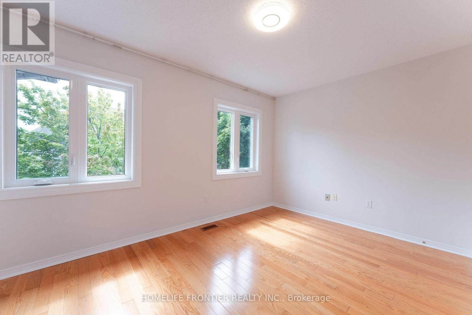 100 SELKIRK DRIVE Image 7