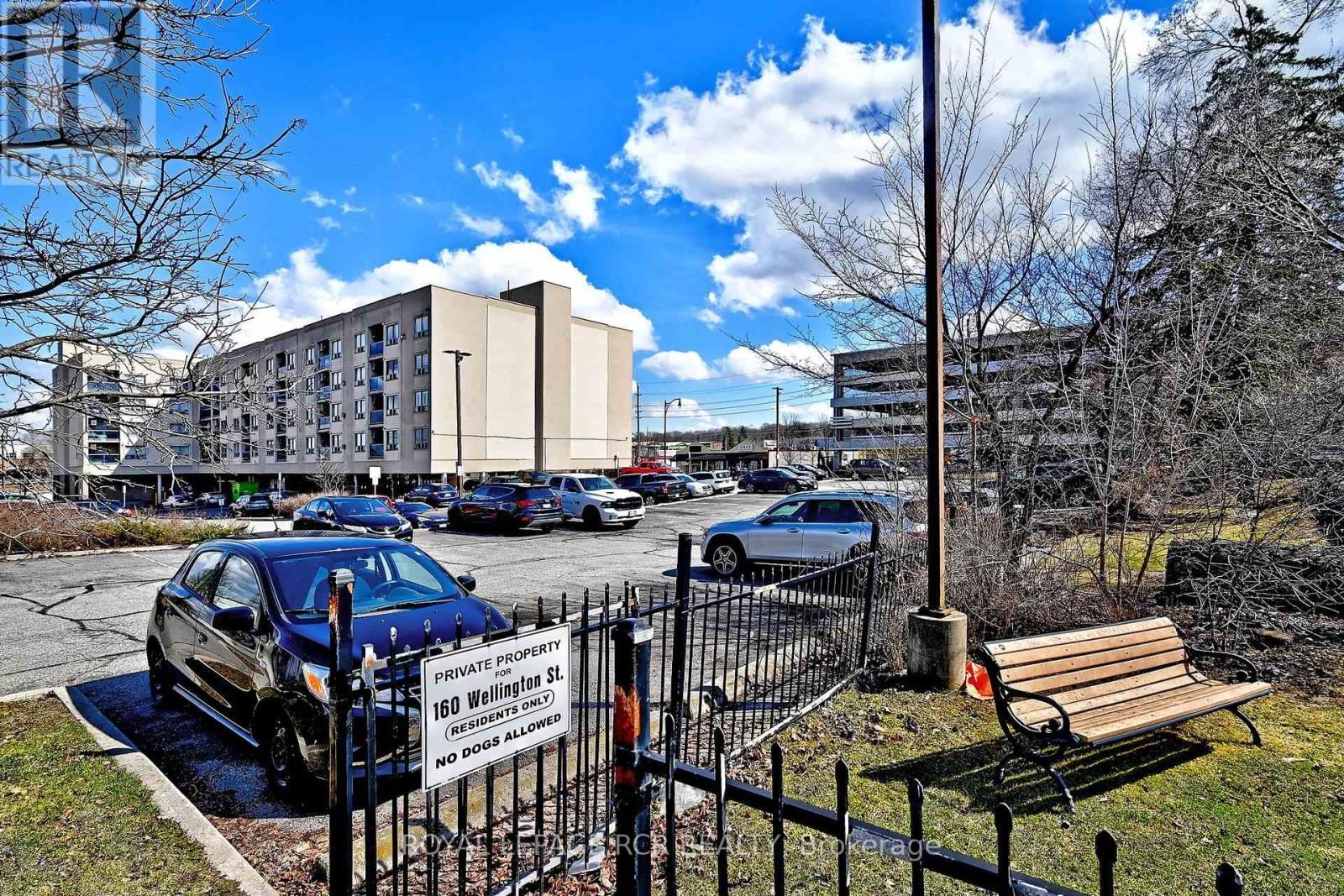 212 - 160 WELLINGTON STREET EAST Image 16