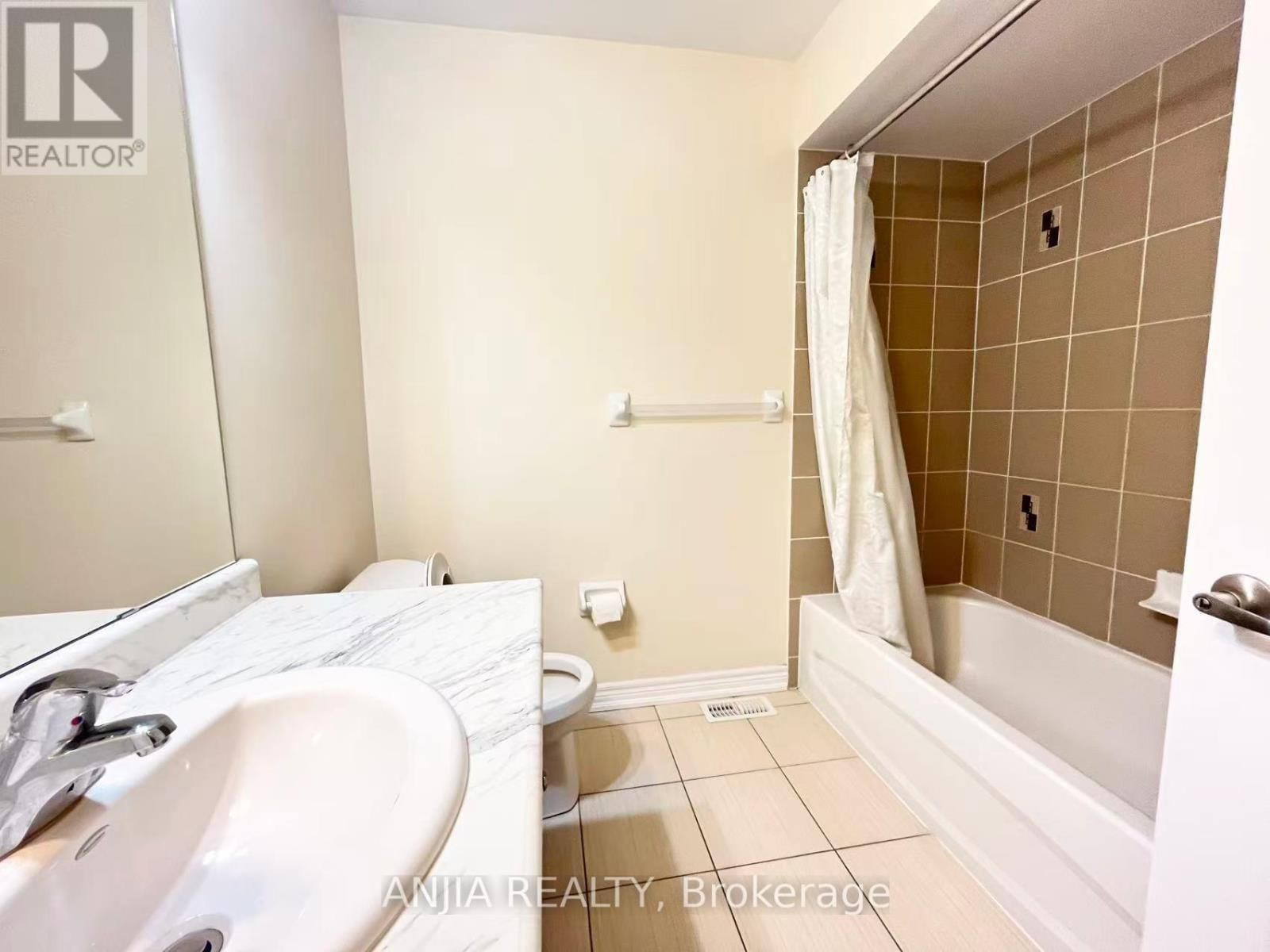 254 CORNELL CENTRE BOULEVARD Image 13