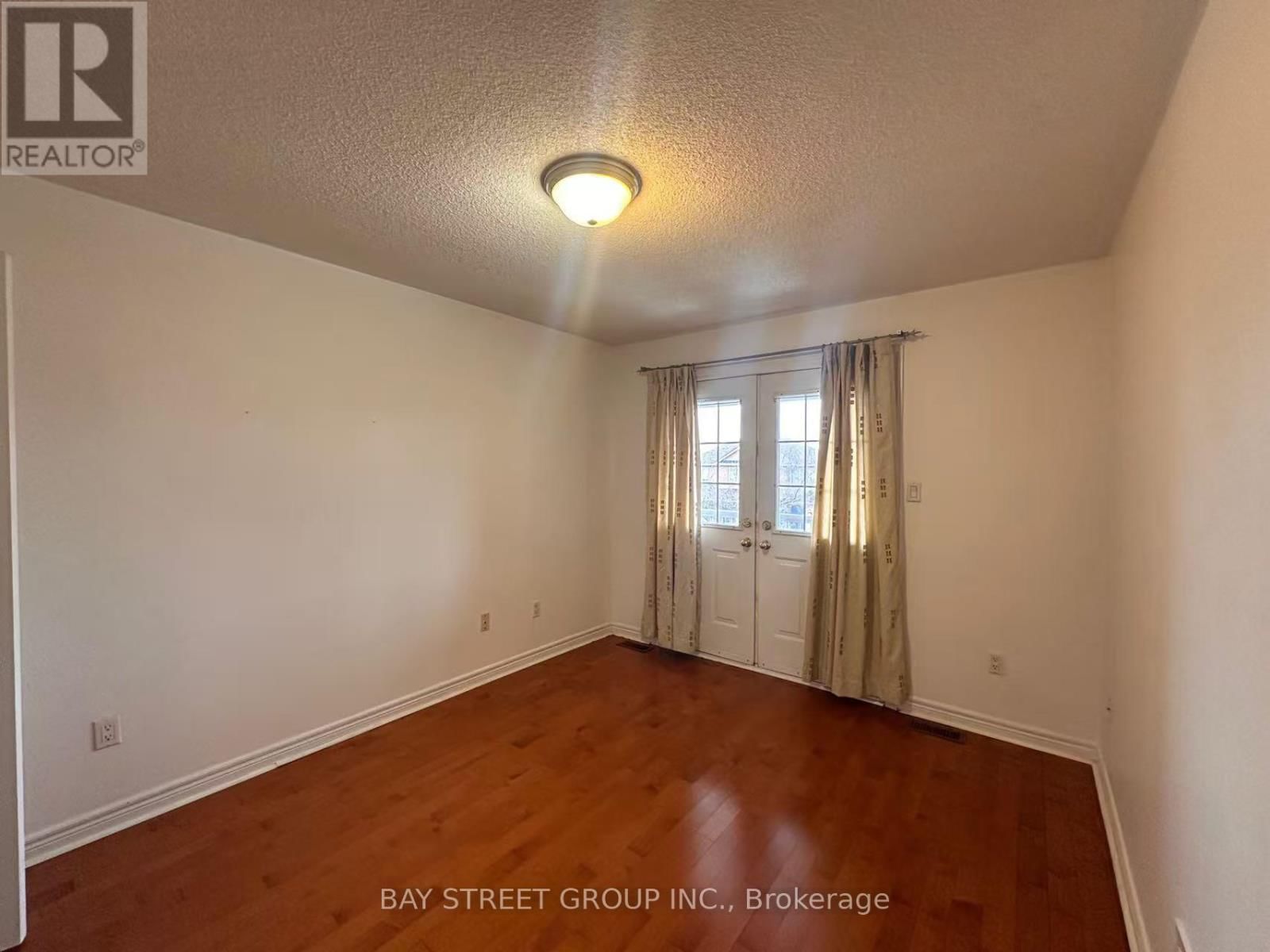 70 WARREN BRADLEY STREET Image 12