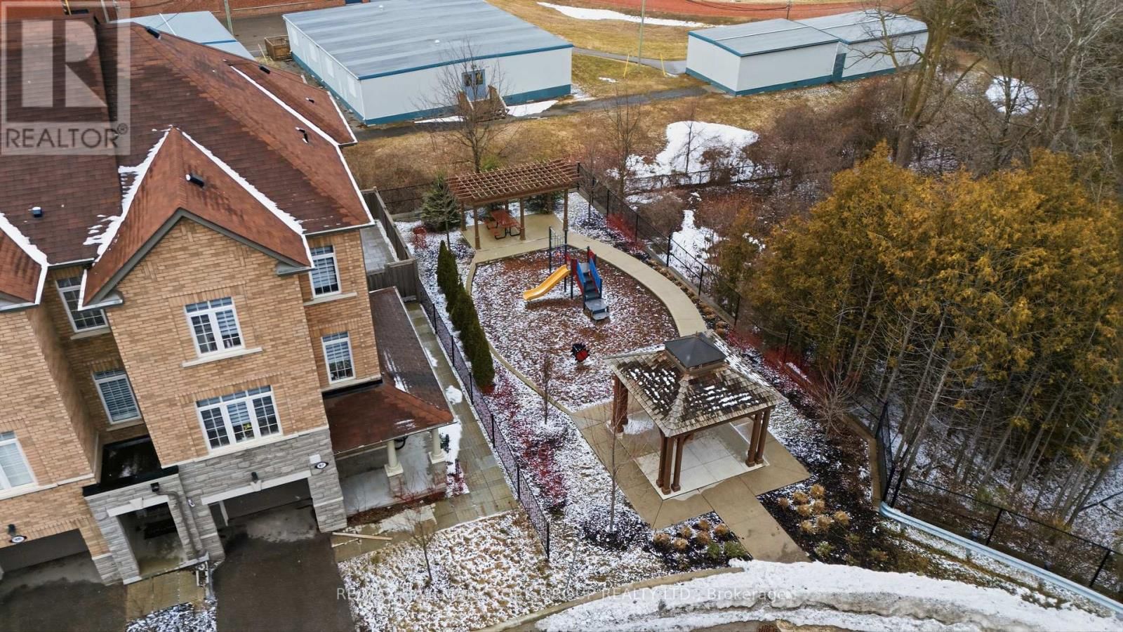 104 GORDON CIRCLE Image 40