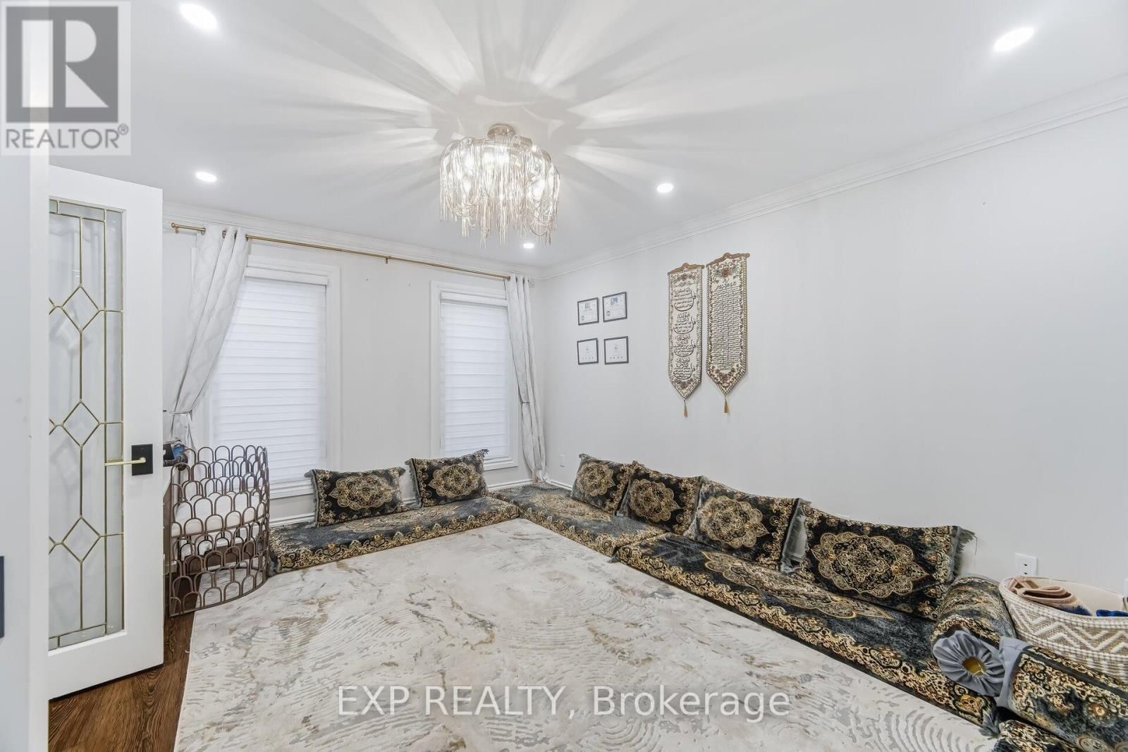 265 WYCLIFFE AVENUE Image 15