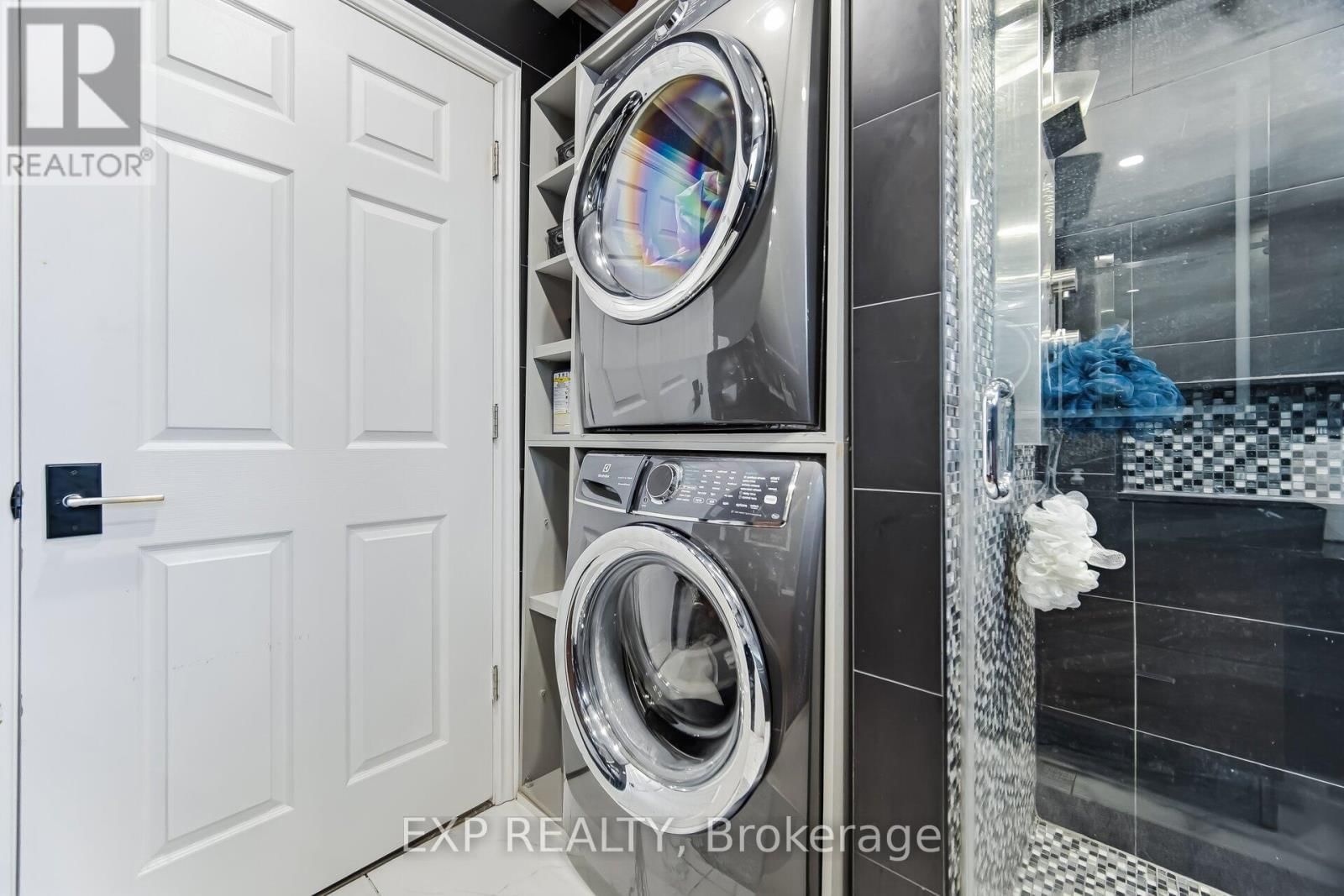 265 WYCLIFFE AVENUE Image 18