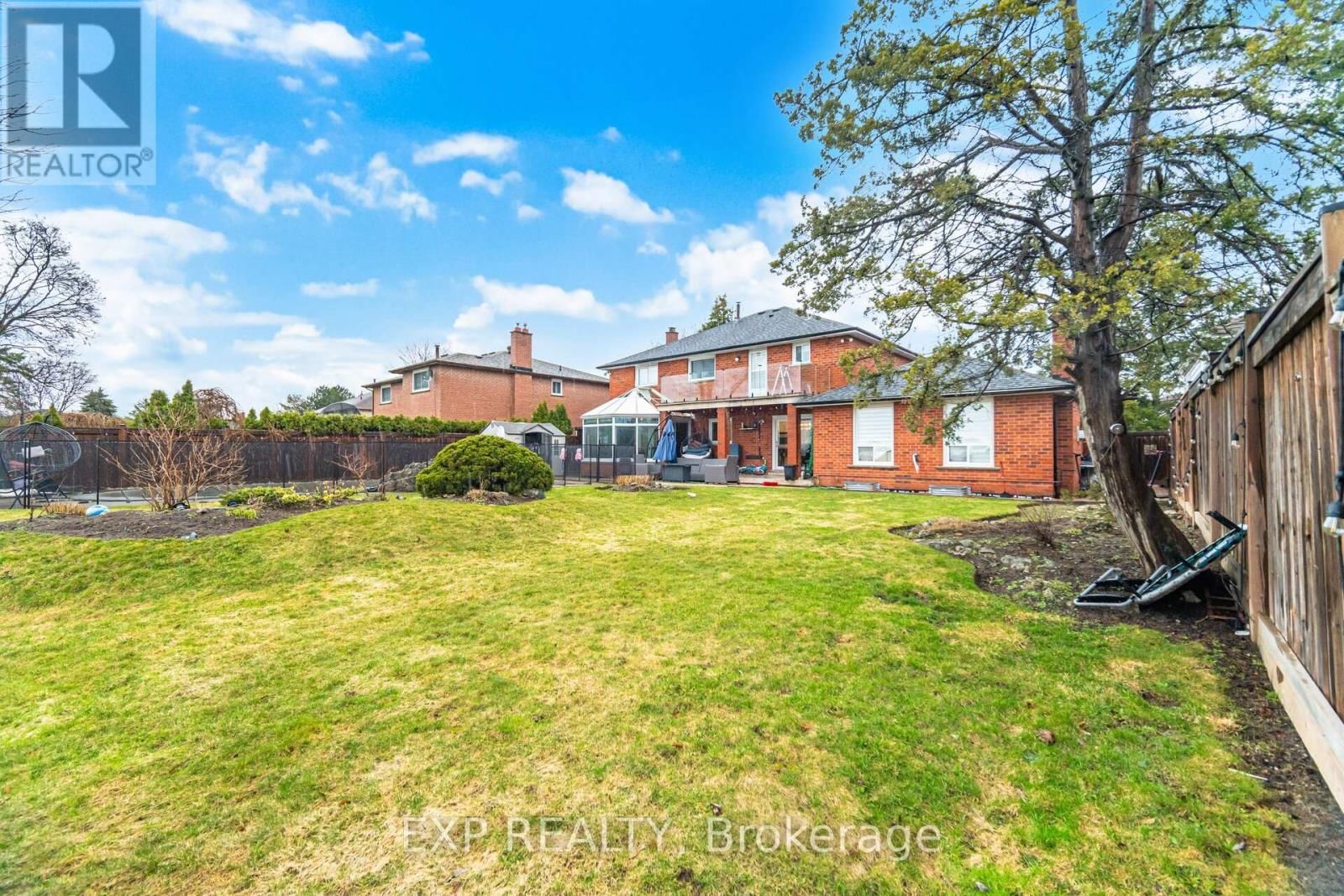 265 WYCLIFFE AVENUE Image 38