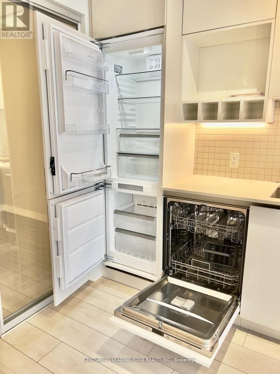 2205 - 950 PORTAGE PARKWAY Image 6