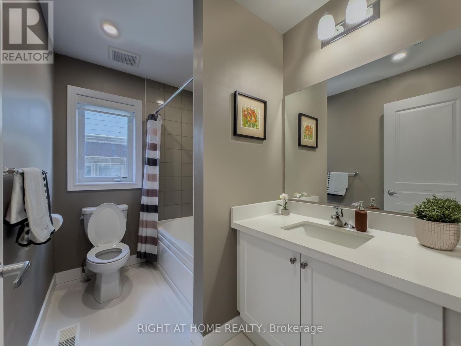 77 LEADEN HALL DRIVE Image 38