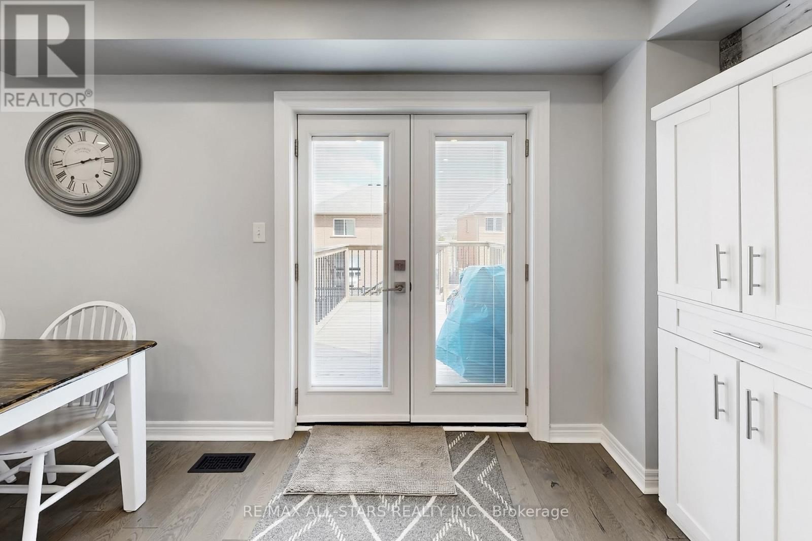 6 HIRST AVENUE Image 12