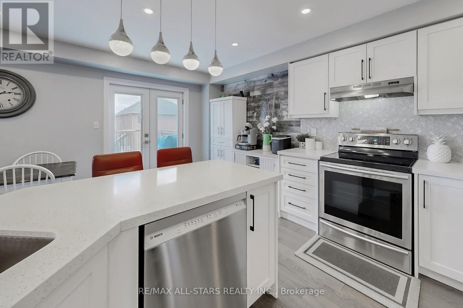 6 HIRST AVENUE Image 13