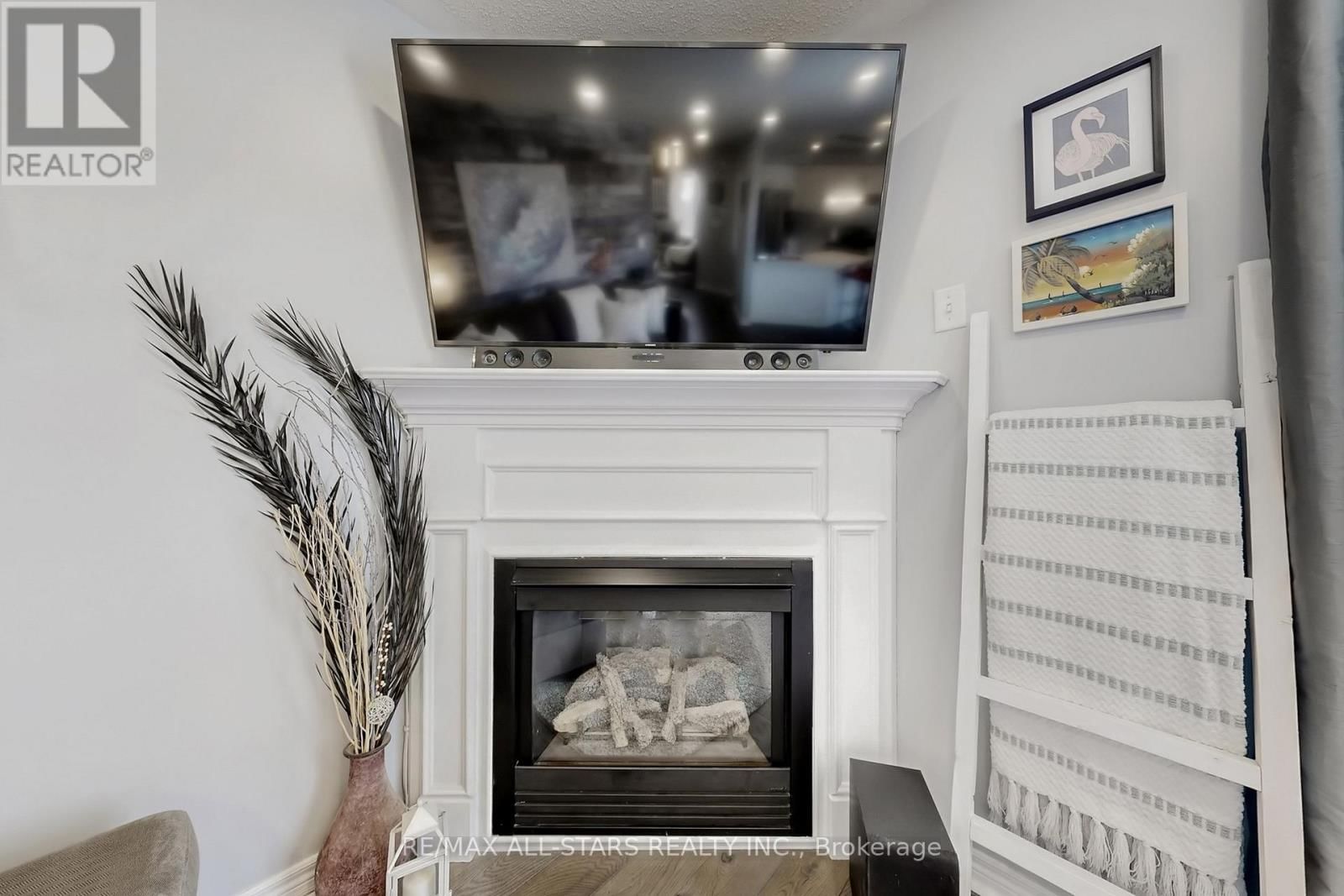 6 HIRST AVENUE Image 5