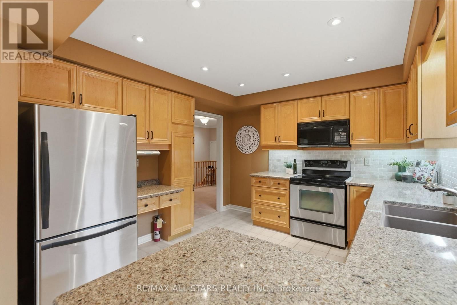 43 ENZO CRESCENT Image 14