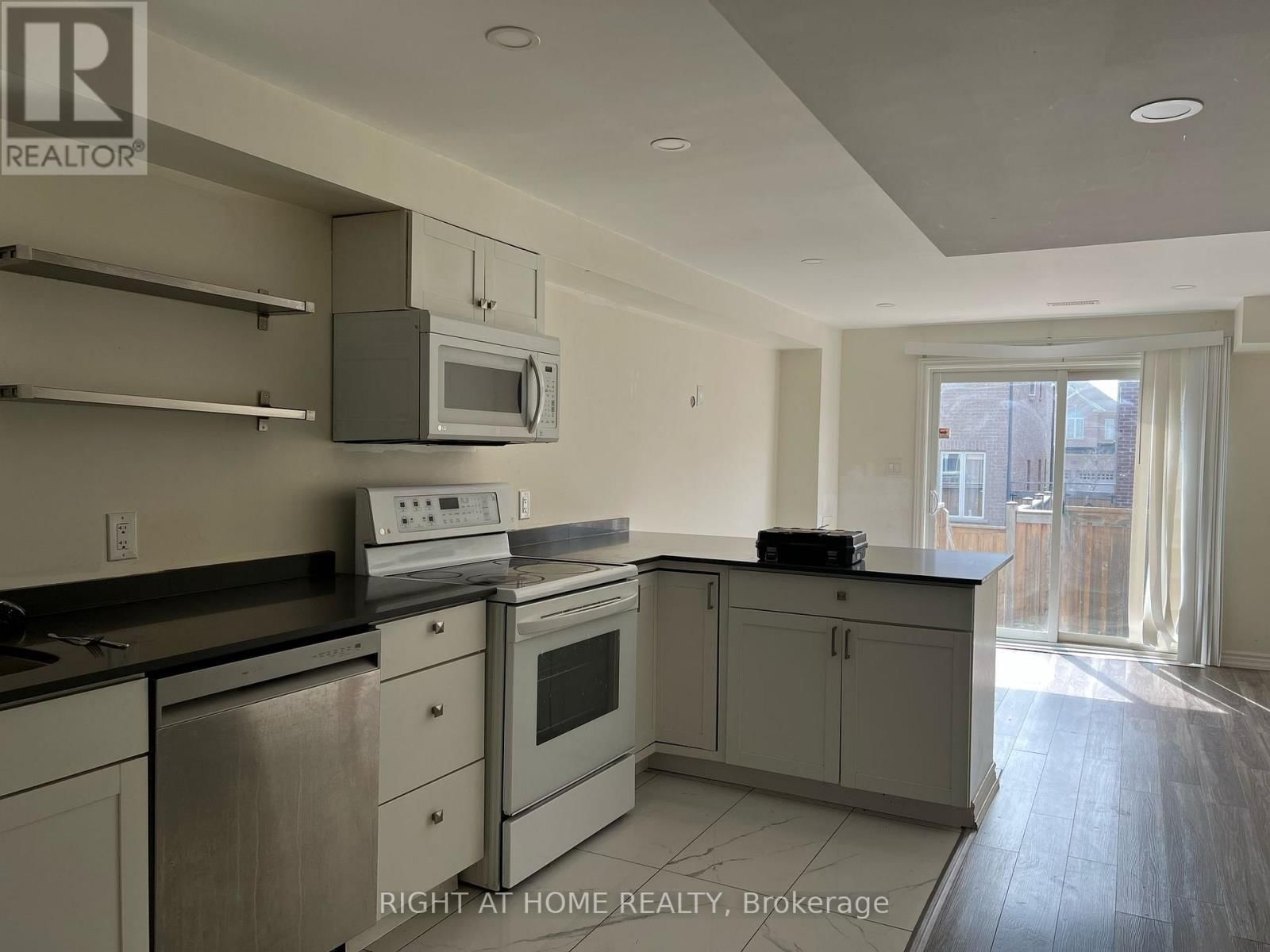 Lower - 45 PAPER MILLS CRESCENT Image 1