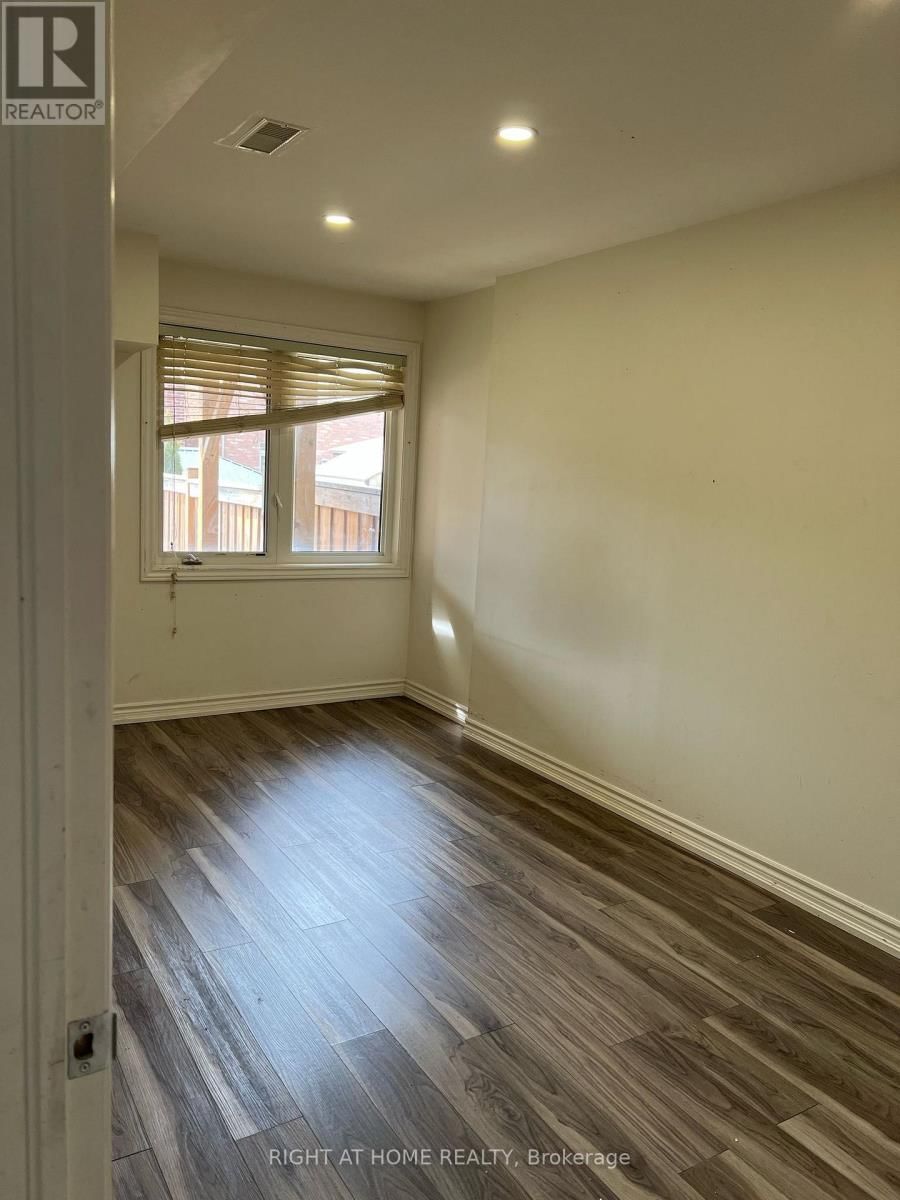 Lower - 45 PAPER MILLS CRESCENT Image 7