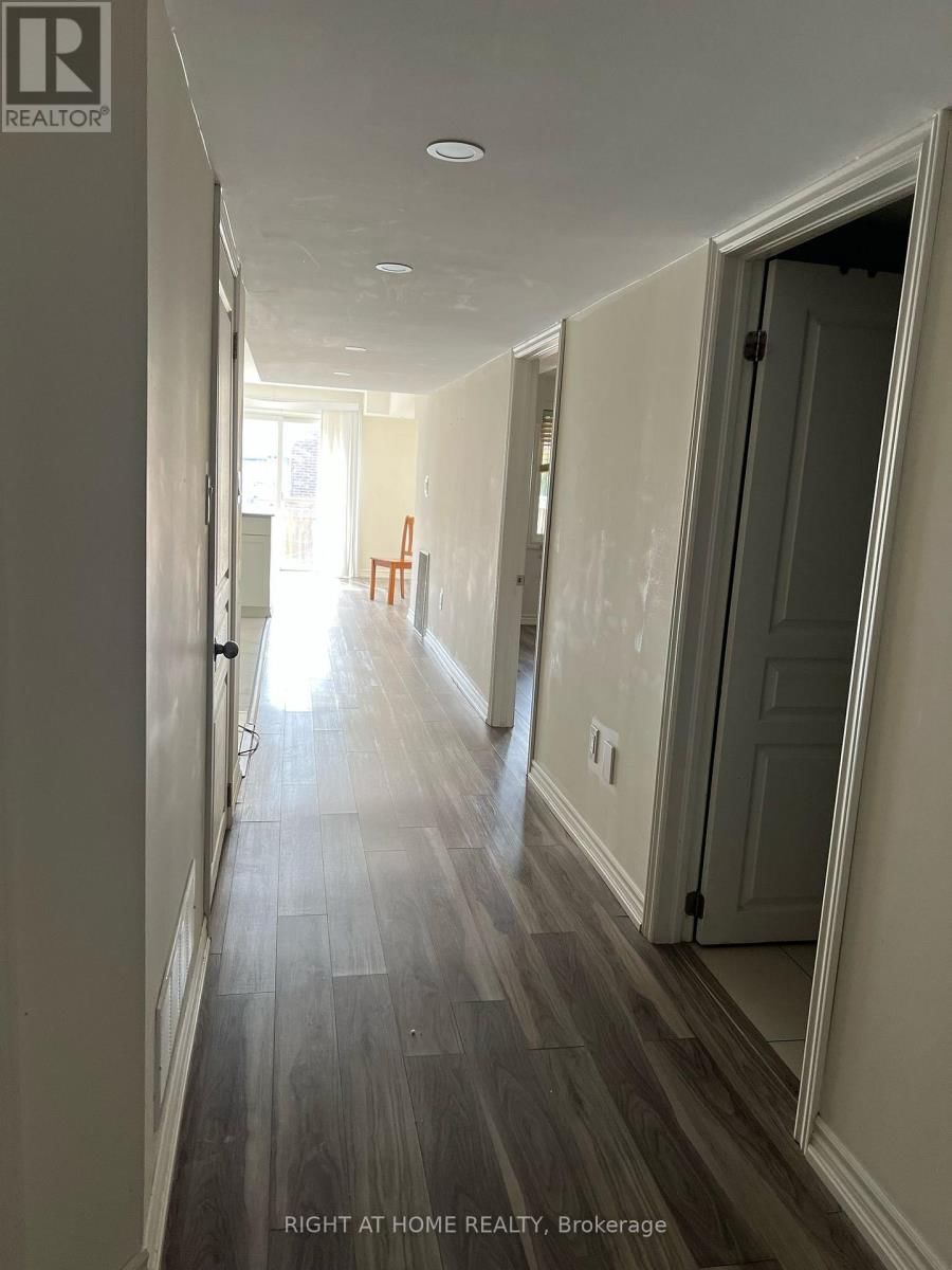 Lower - 45 PAPER MILLS CRESCENT Image 9