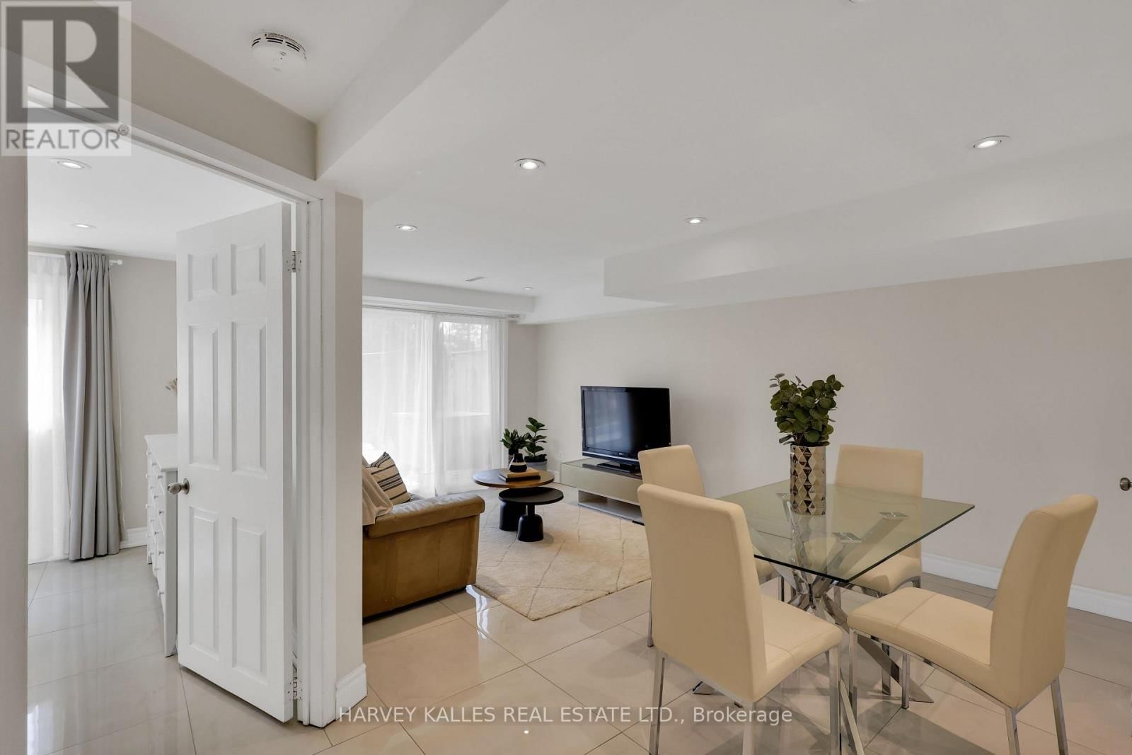 47 ABERFELDY CRESCENT Image 19