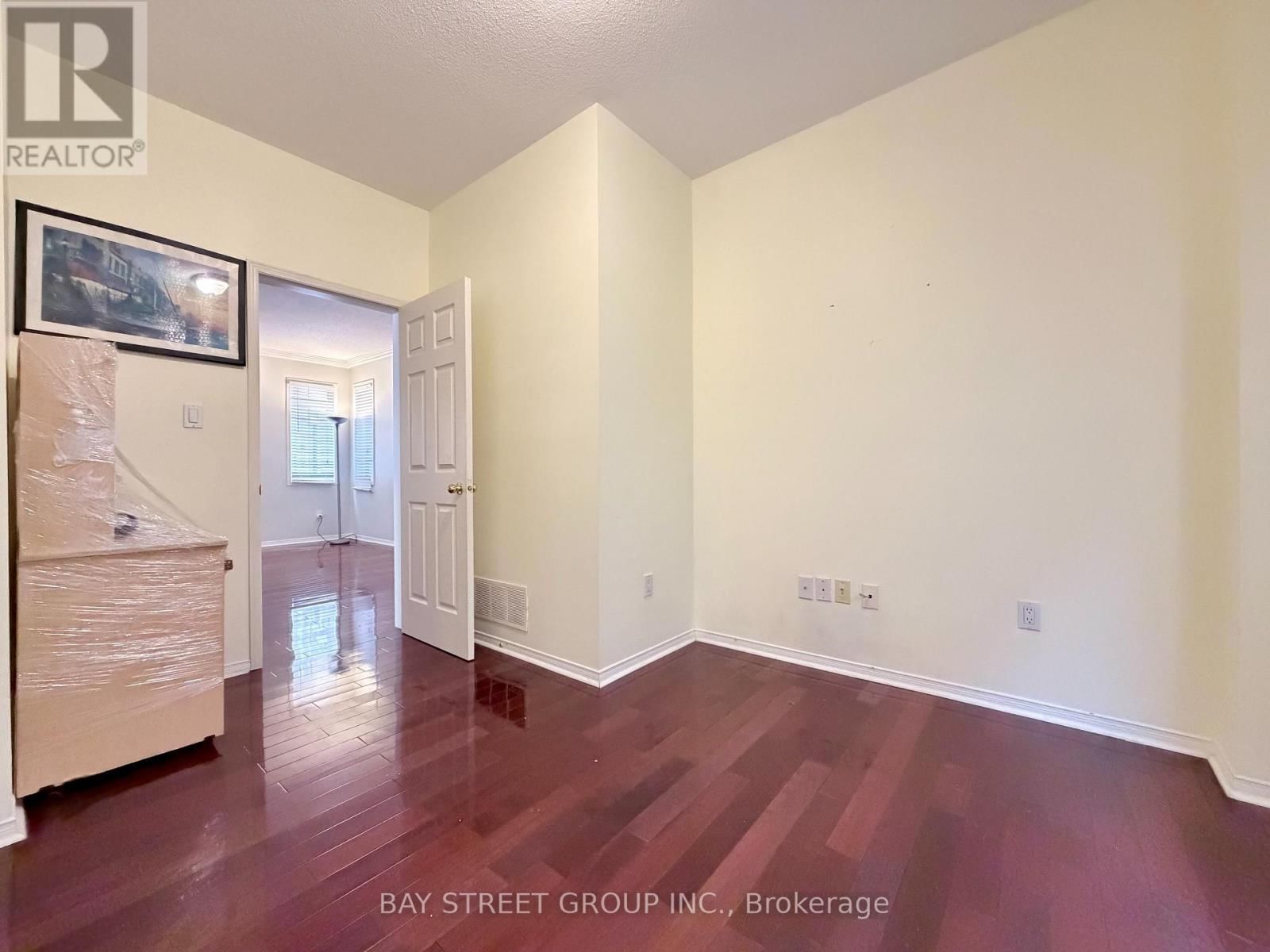 348 SHIRLEY DRIVE Image 8