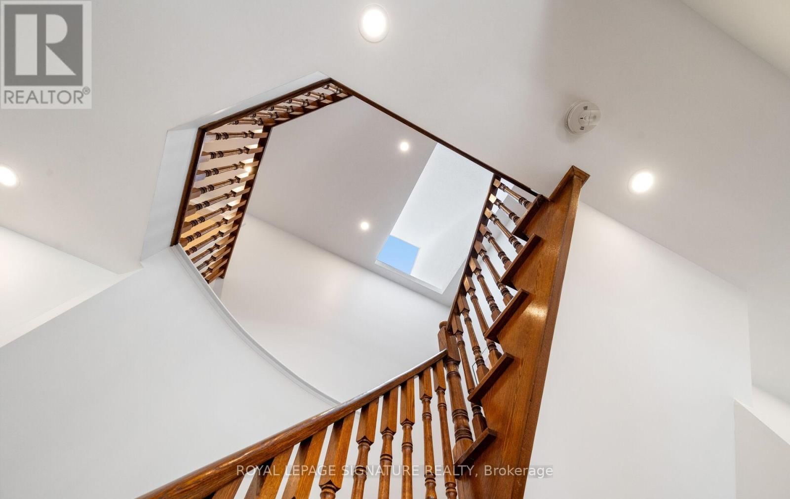 57 SIR FRANCESCO STREET Image 16