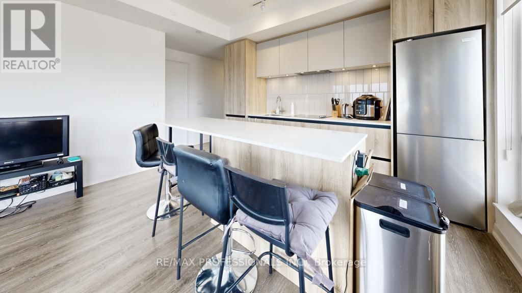 B2304 - 7950 BATHURST STREET Image 14