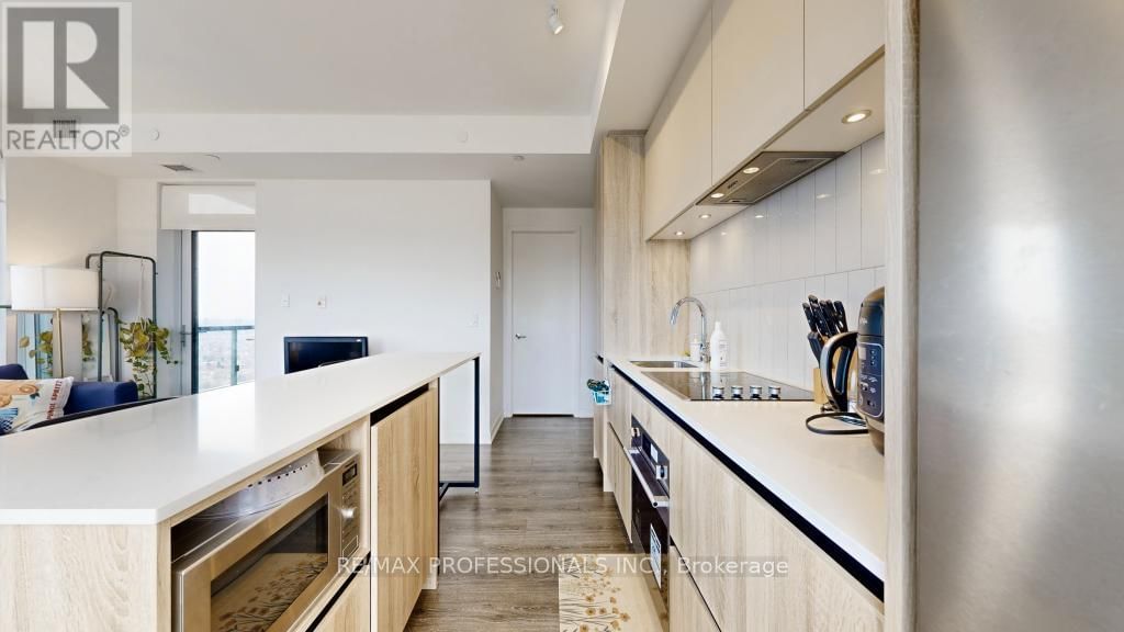 B2304 - 7950 BATHURST STREET Image 35