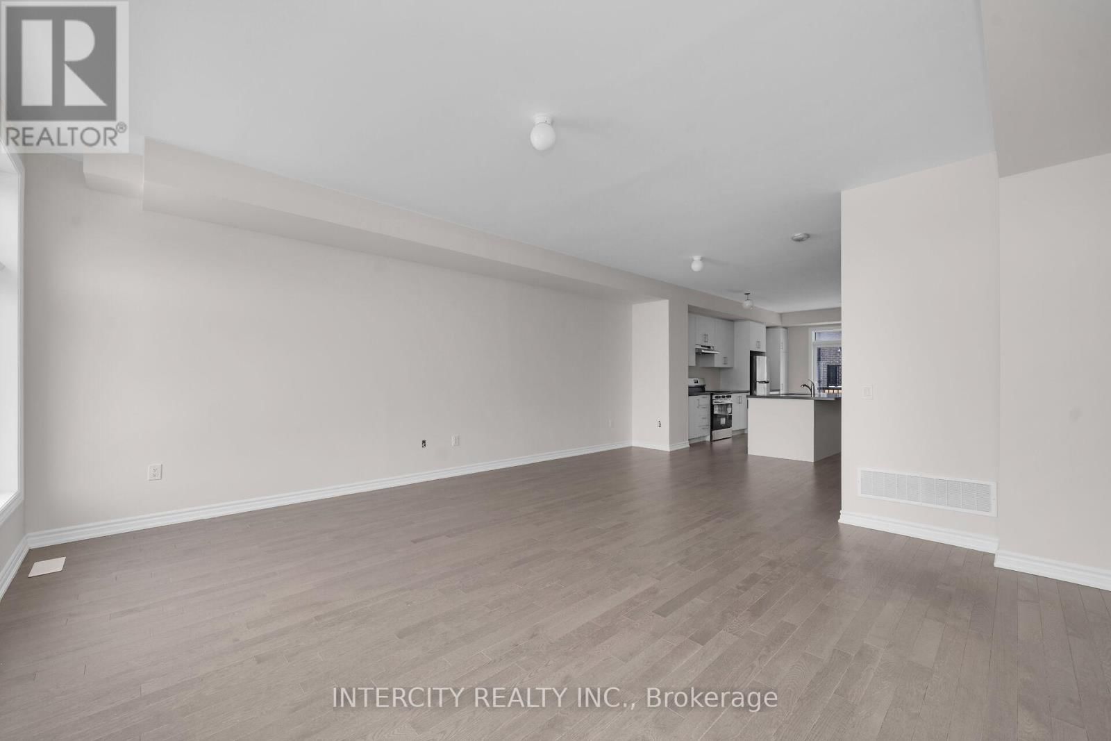 16 RADISSON STREET Image 16