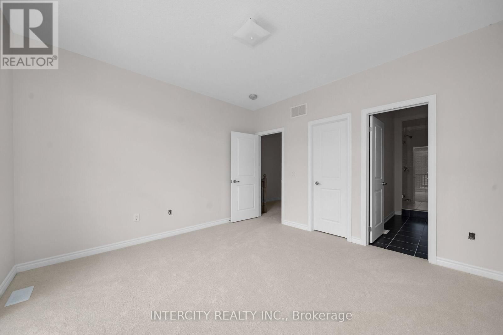 16 RADISSON STREET Image 23