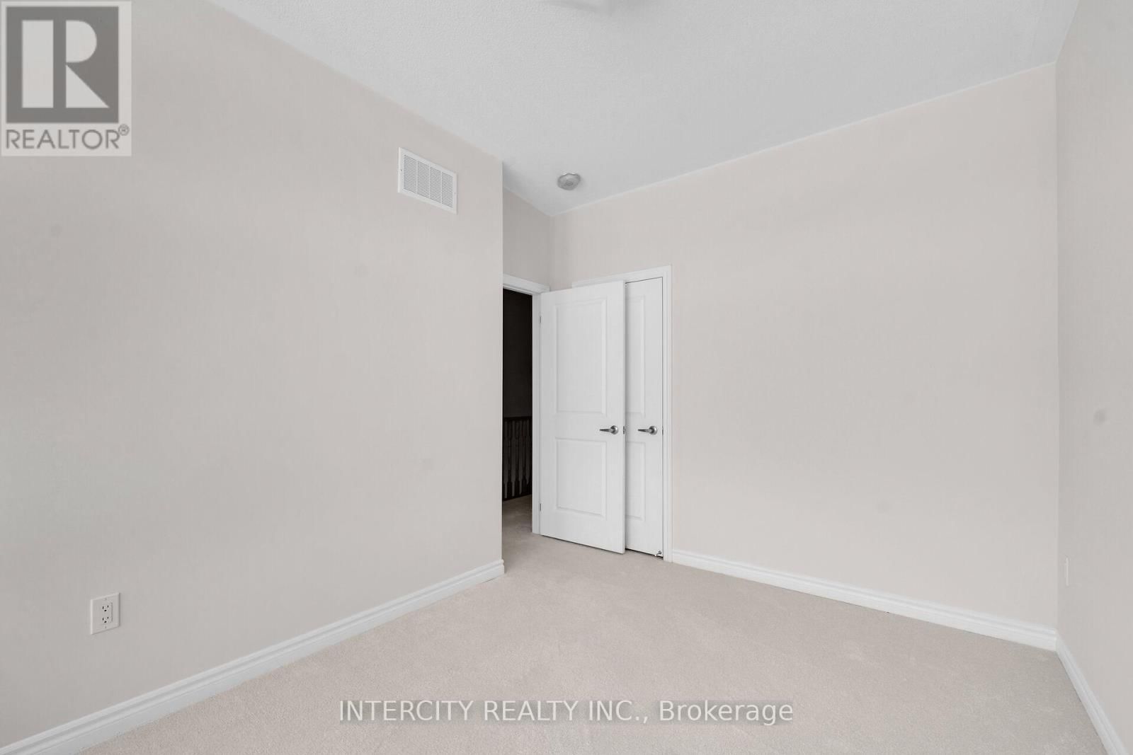 30 RADISSON STREET Image 24