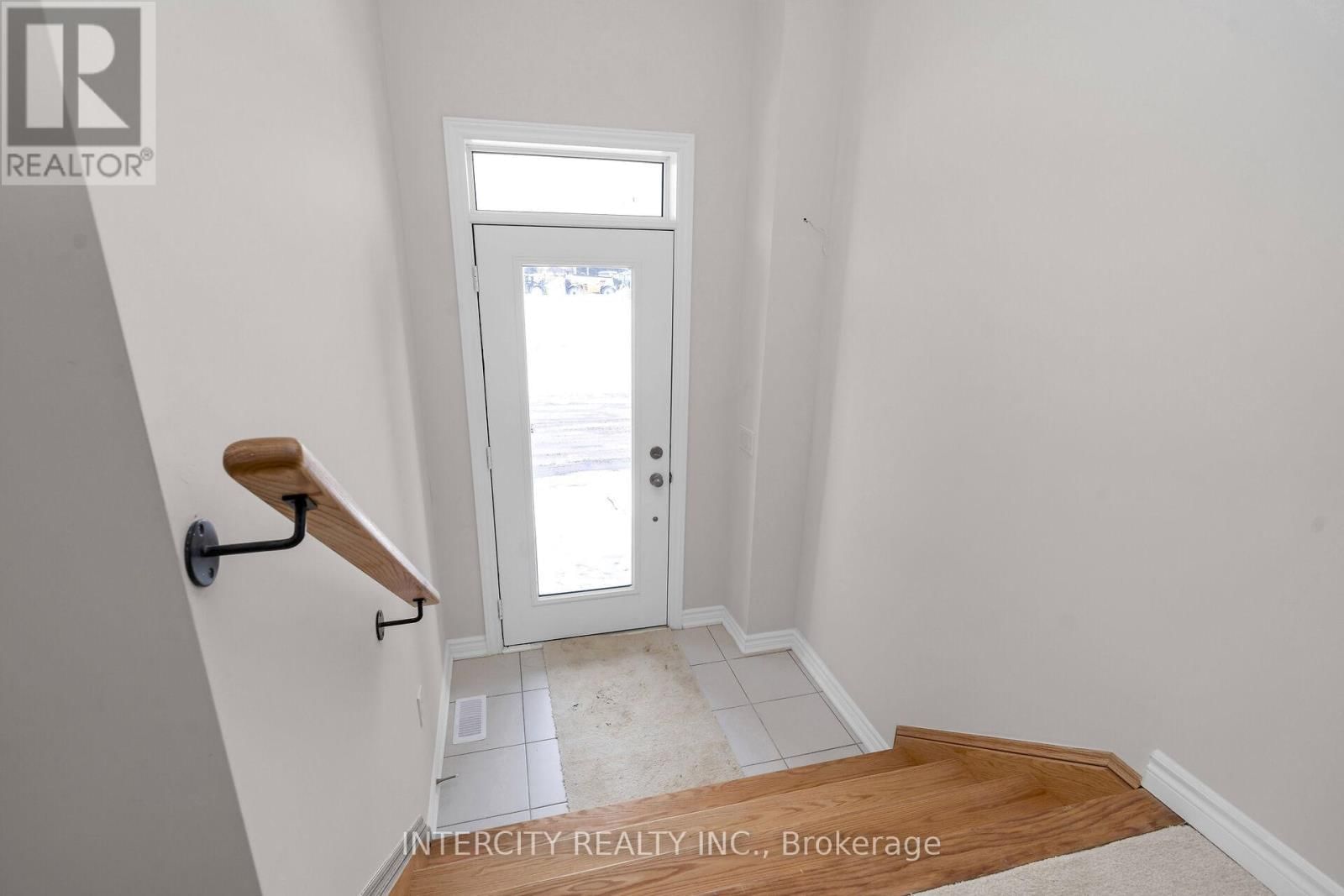 30 RADISSON STREET Image 3