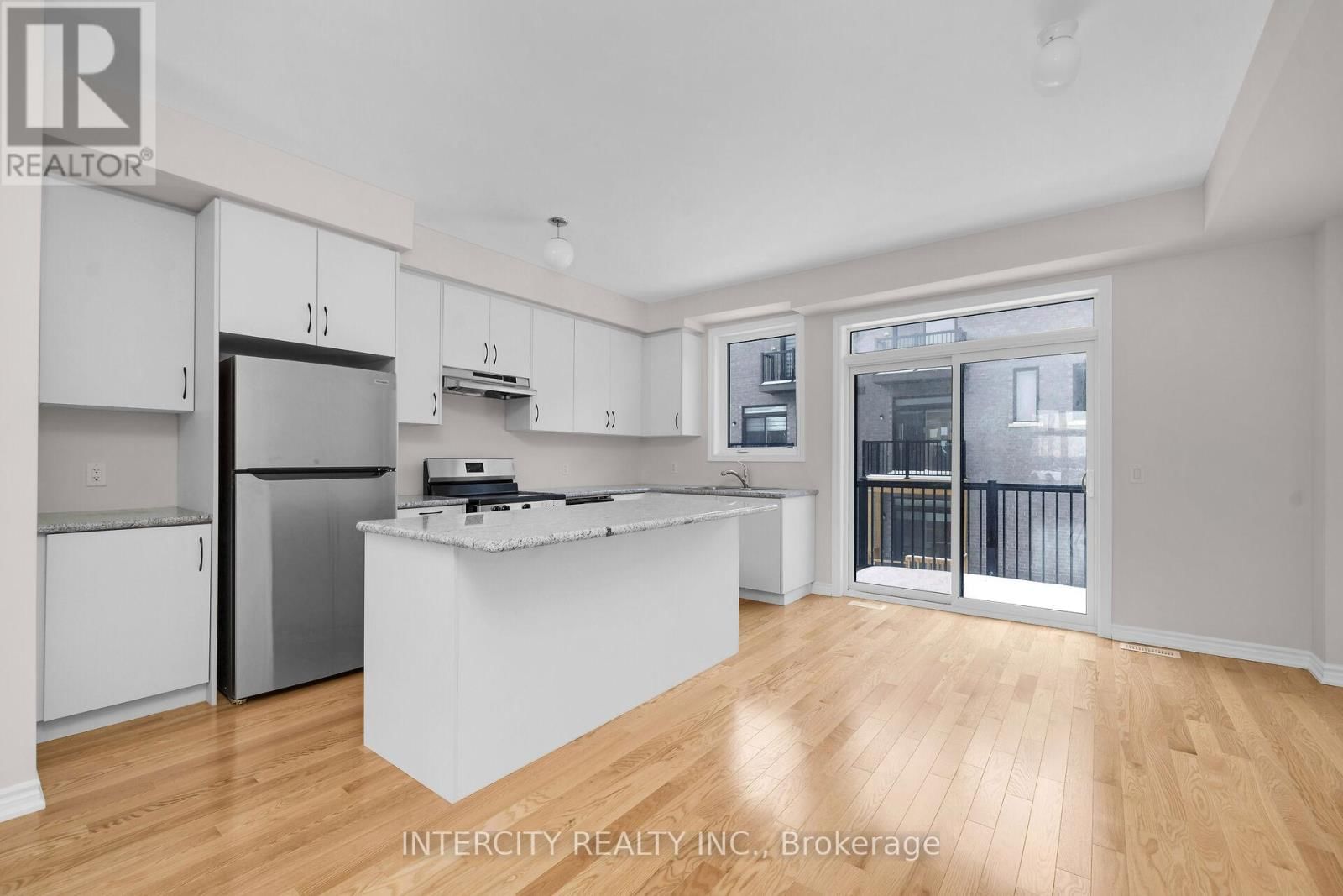 30 RADISSON STREET Image 9