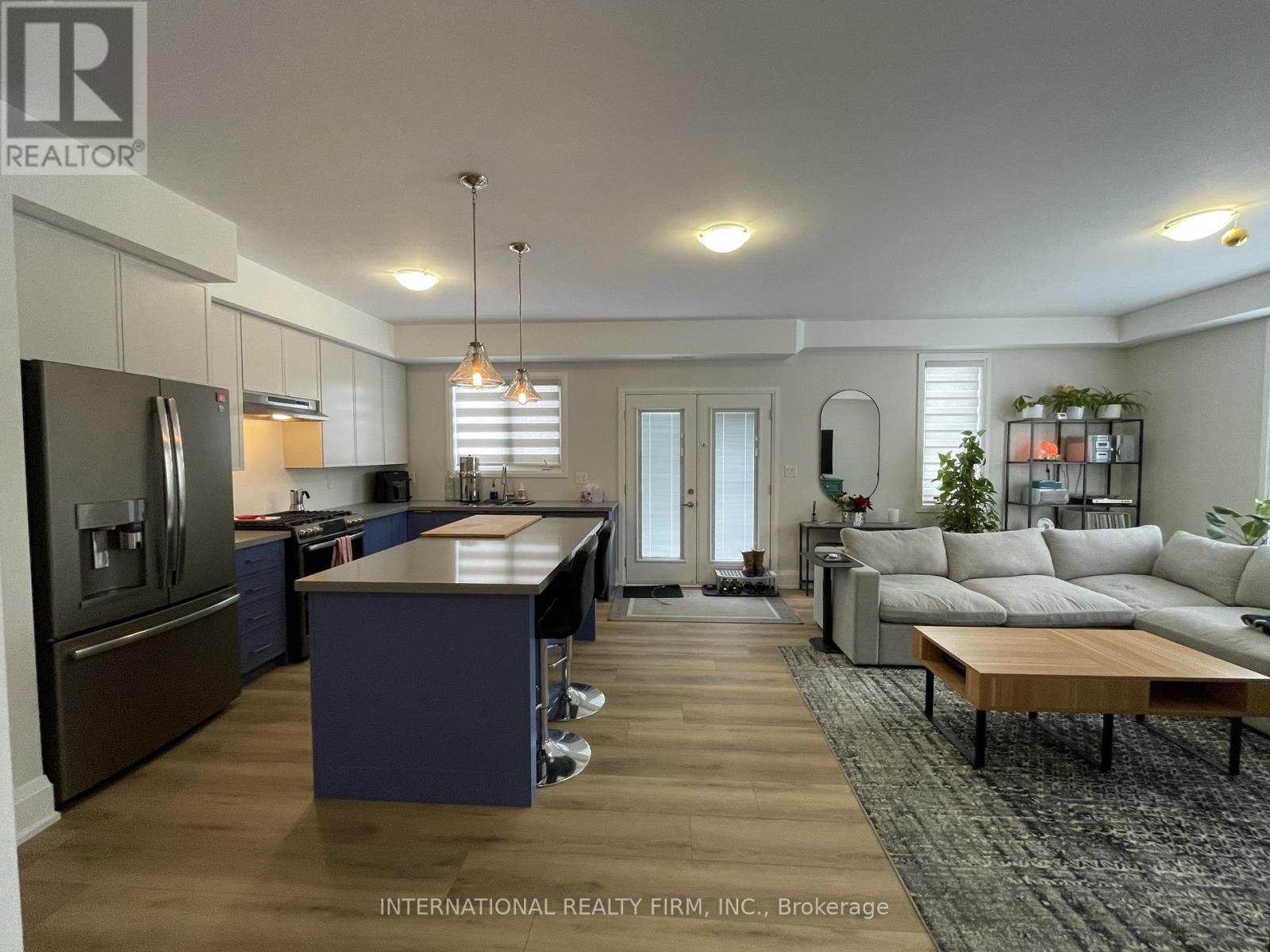 2 - 670 PARK ROAD Image 1