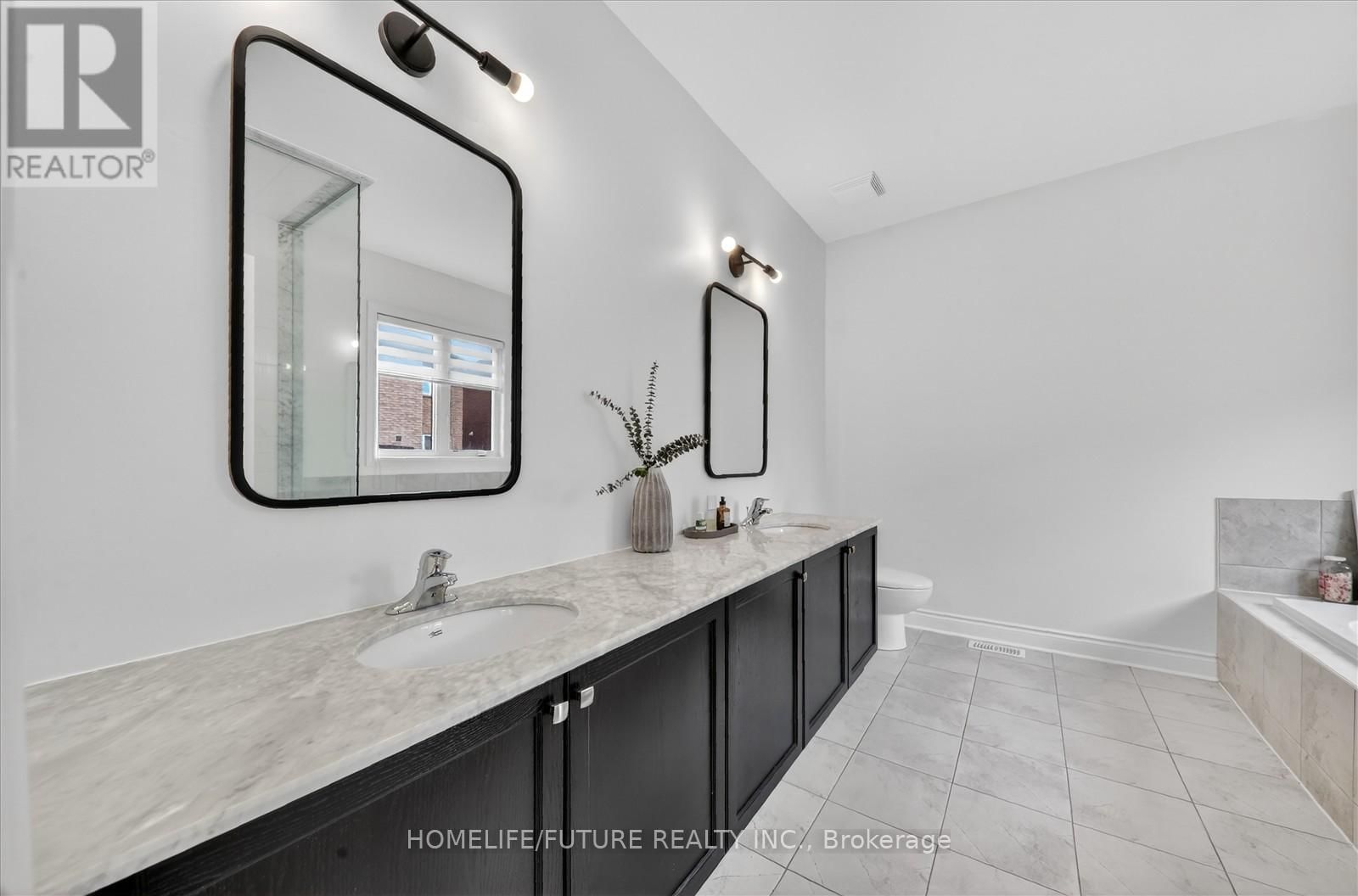 1016 POPPY LANE Image 23