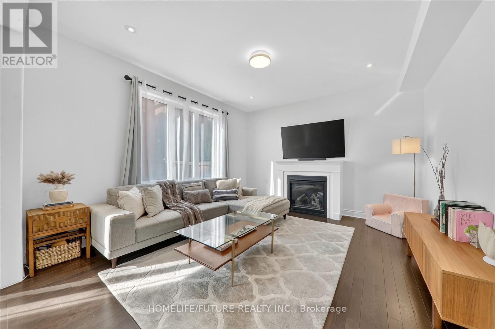 1016 POPPY LANE Image 9