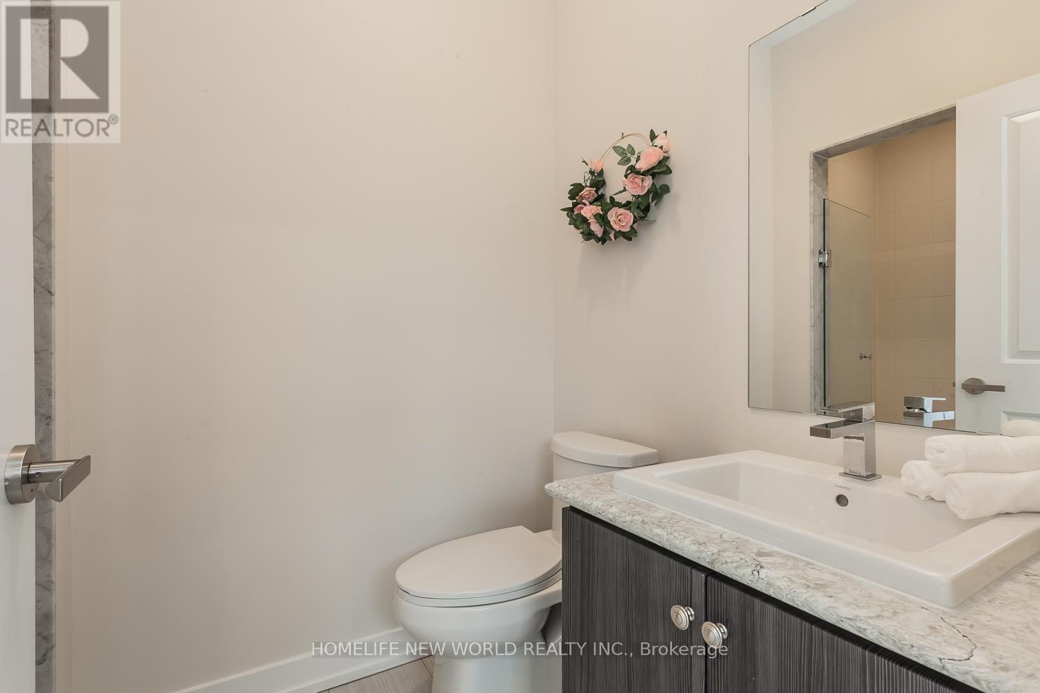 62 TROON AVENUE Image 22