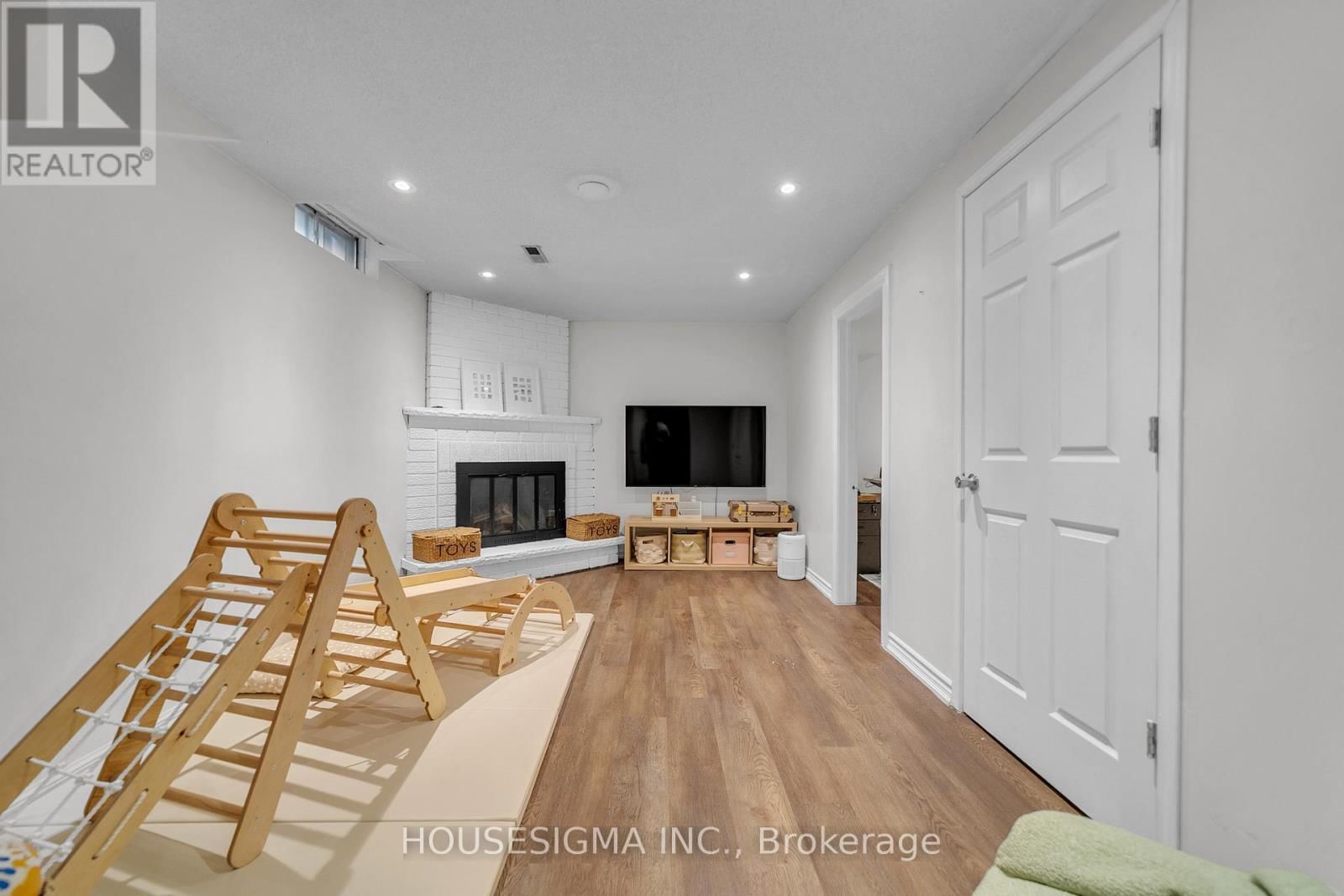 353 BROWNRIDGE DRIVE Image 35