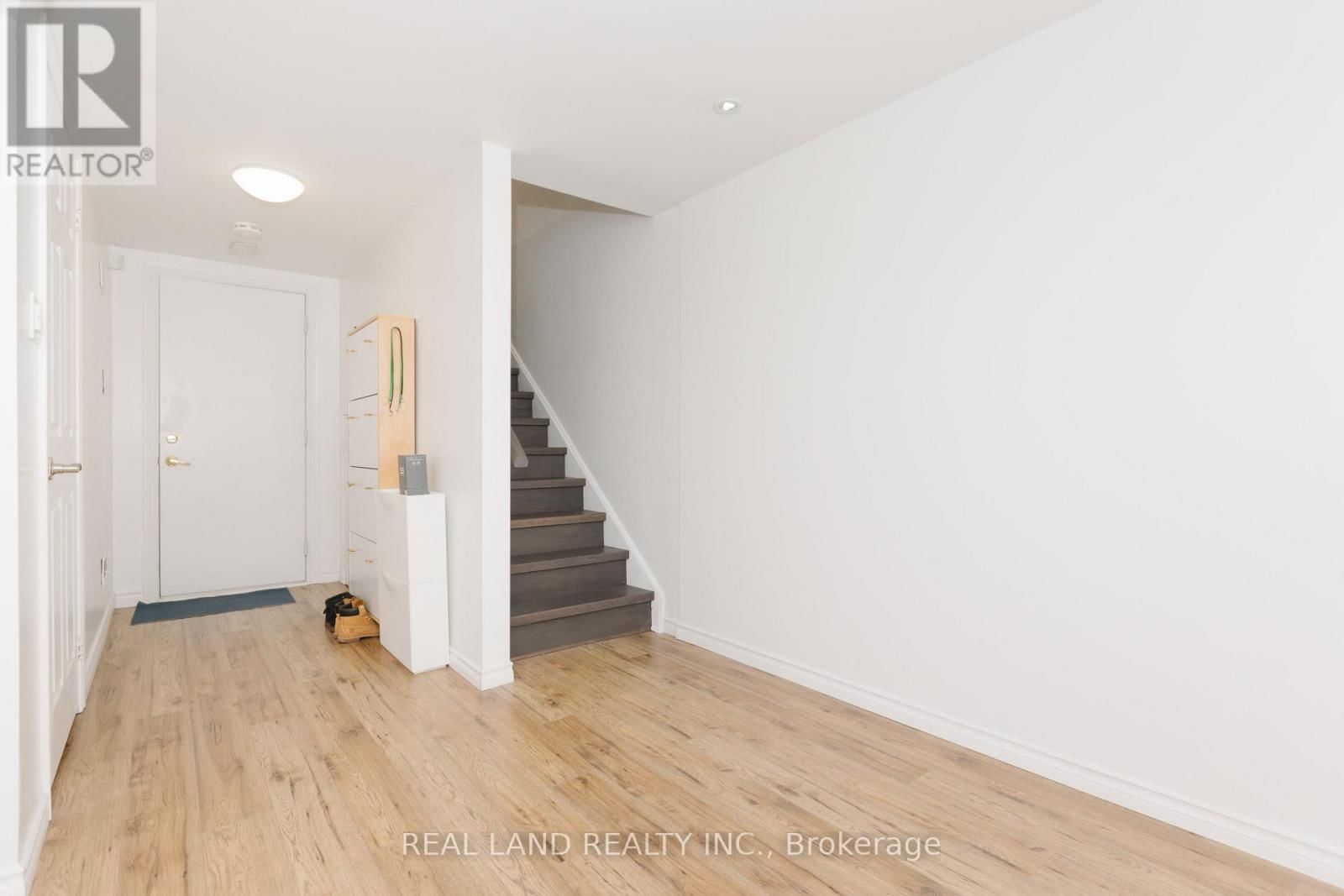 22 LORING DOOLITTLE COURT Image 39