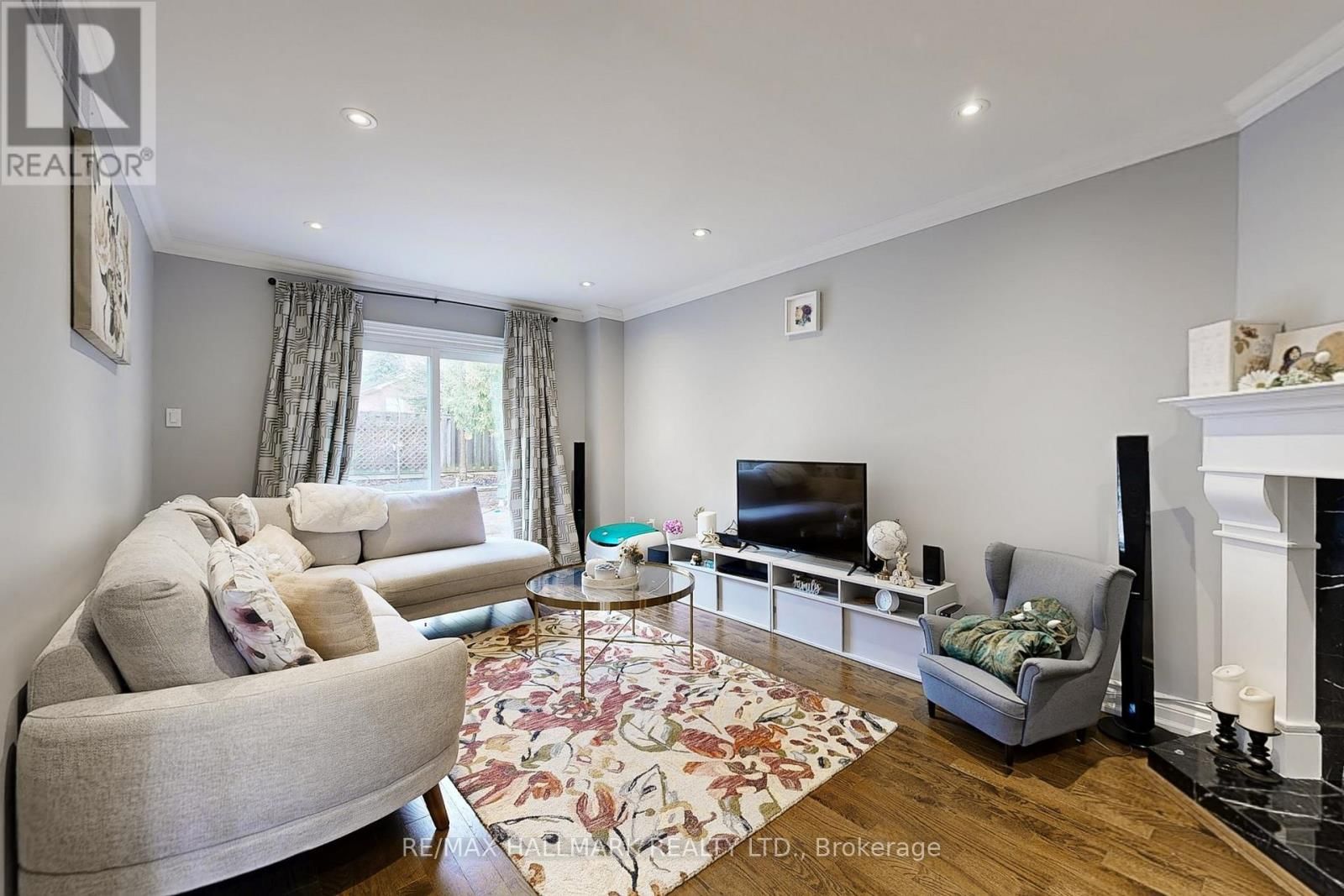 87 AUTUMN WAY Image 12