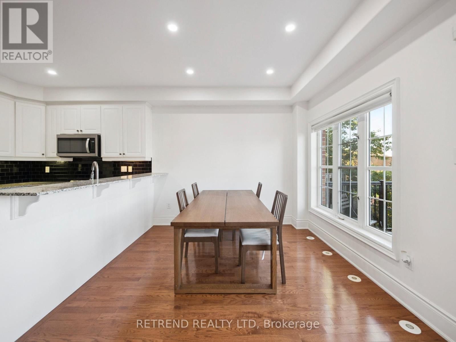 26 GOLDEN SPRUCE LANE Image 16