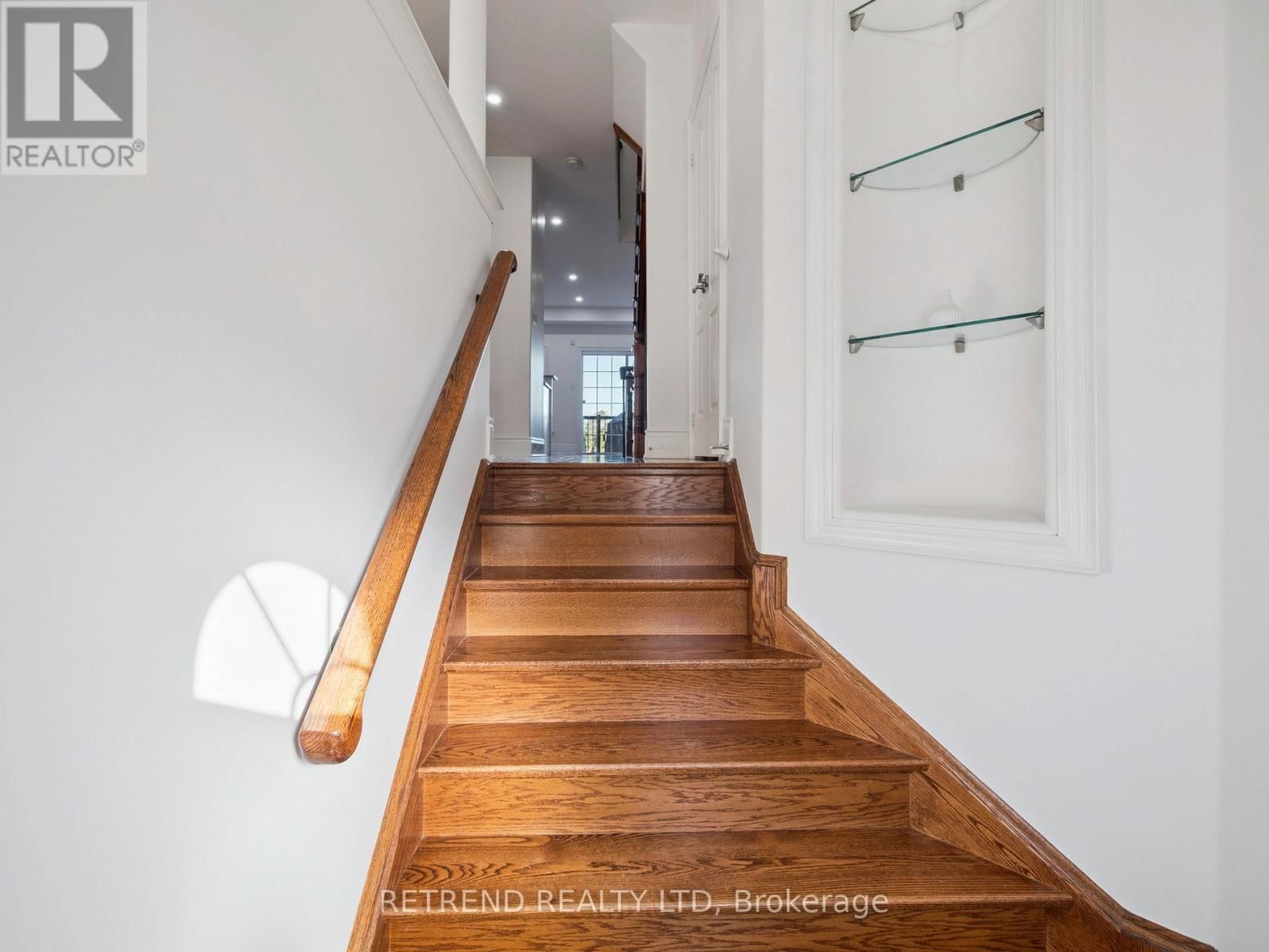 26 GOLDEN SPRUCE LANE Image 3