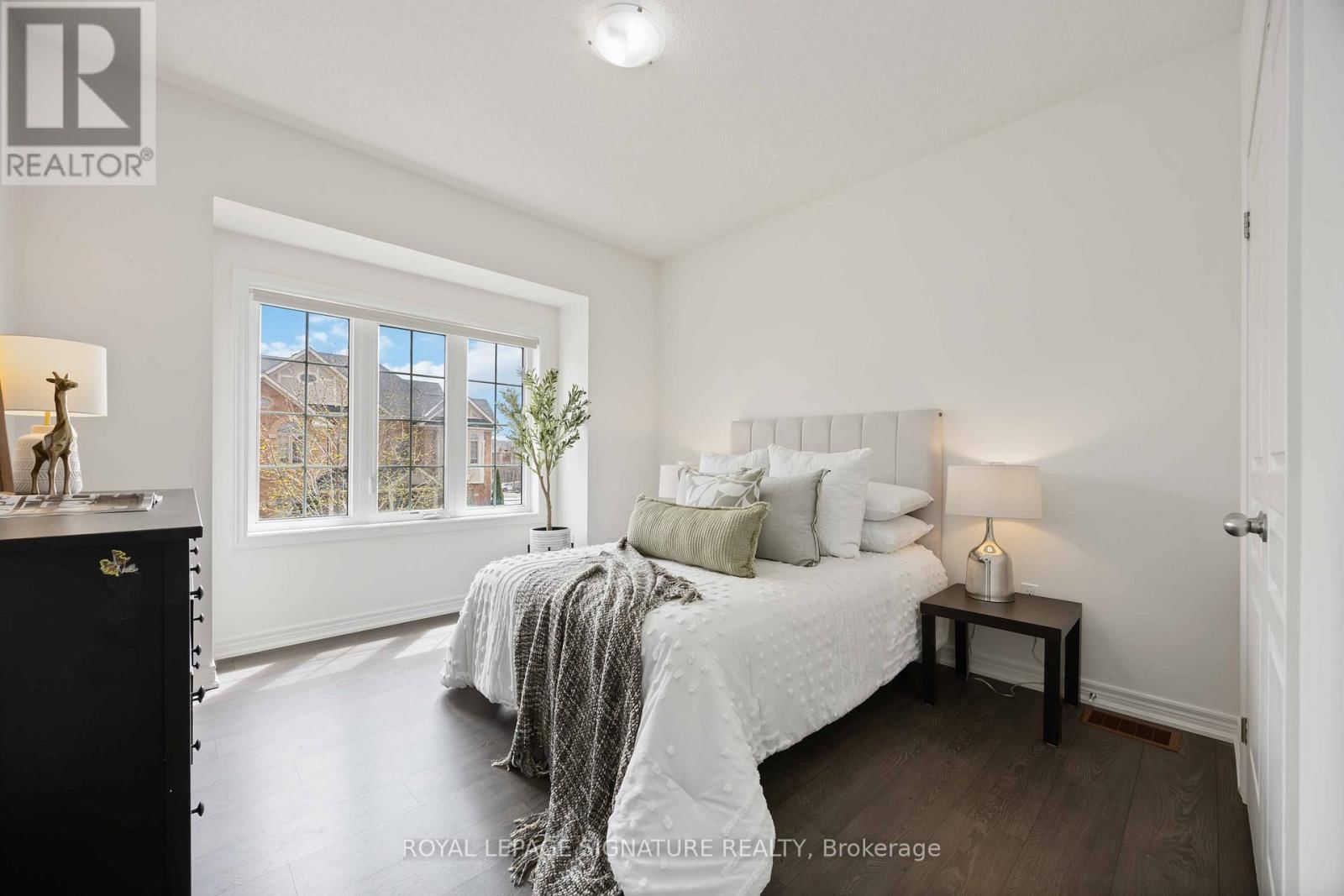 99 CARD LUMBER CRESCENT Image 33