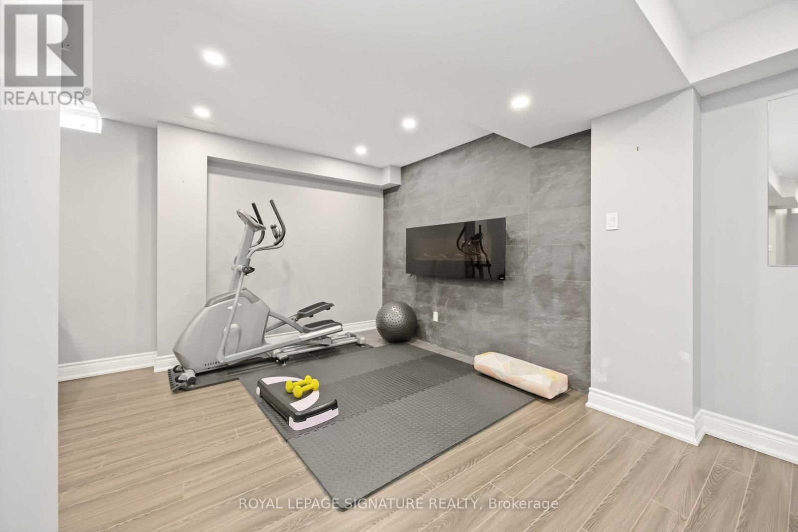 99 CARD LUMBER CRESCENT Image 39