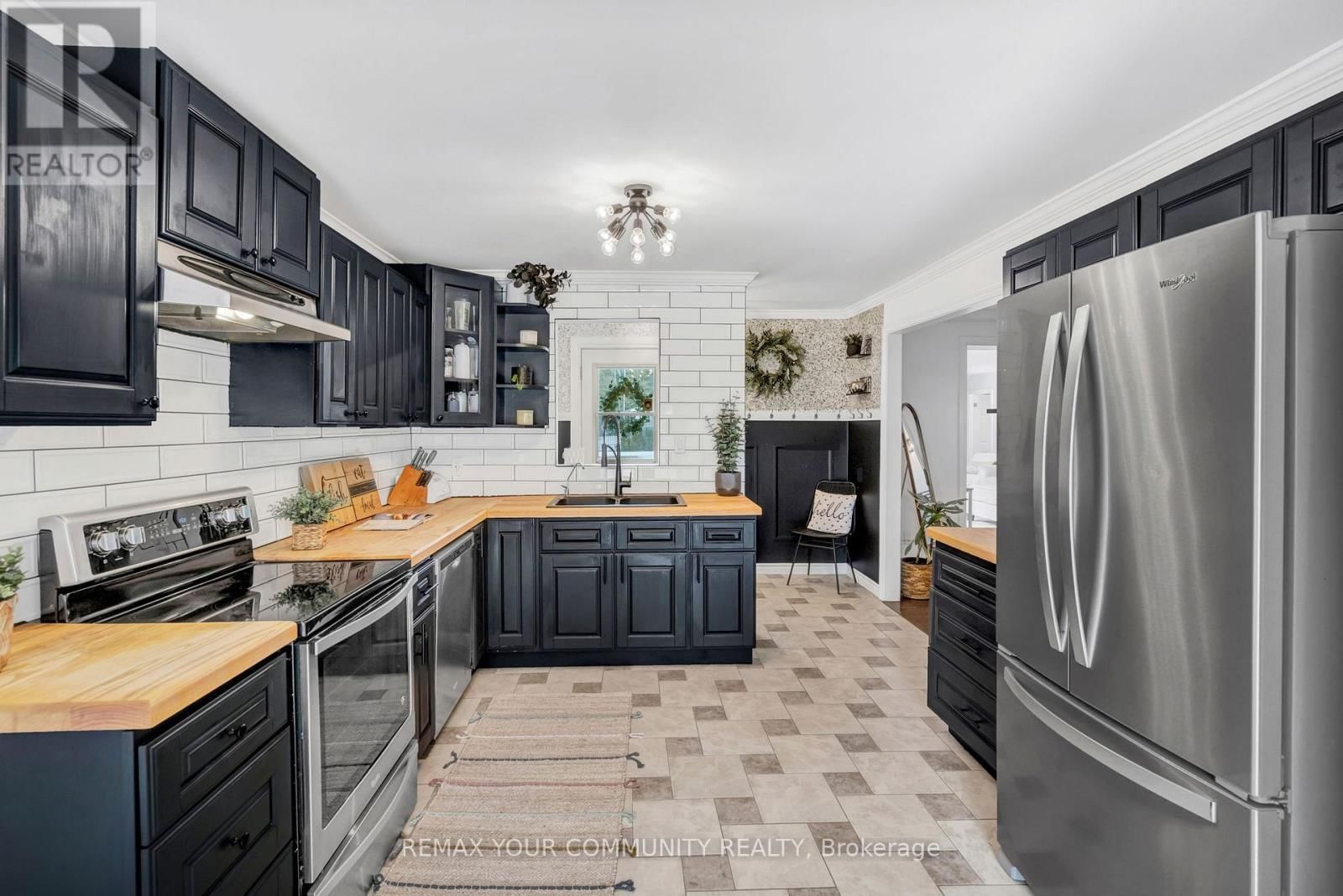 69 SANDRA DRIVE Image 9