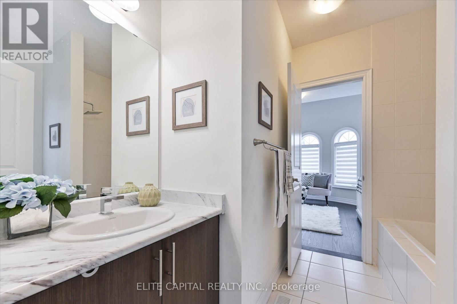 33 STRAW CUTTER GATE Image 38