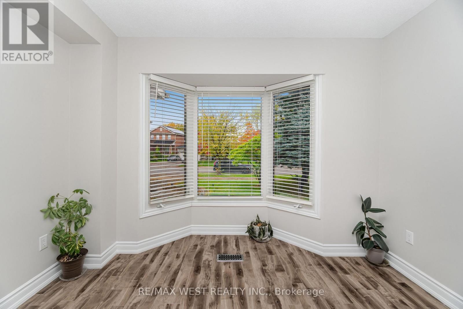 86 DINA ROAD Image 11