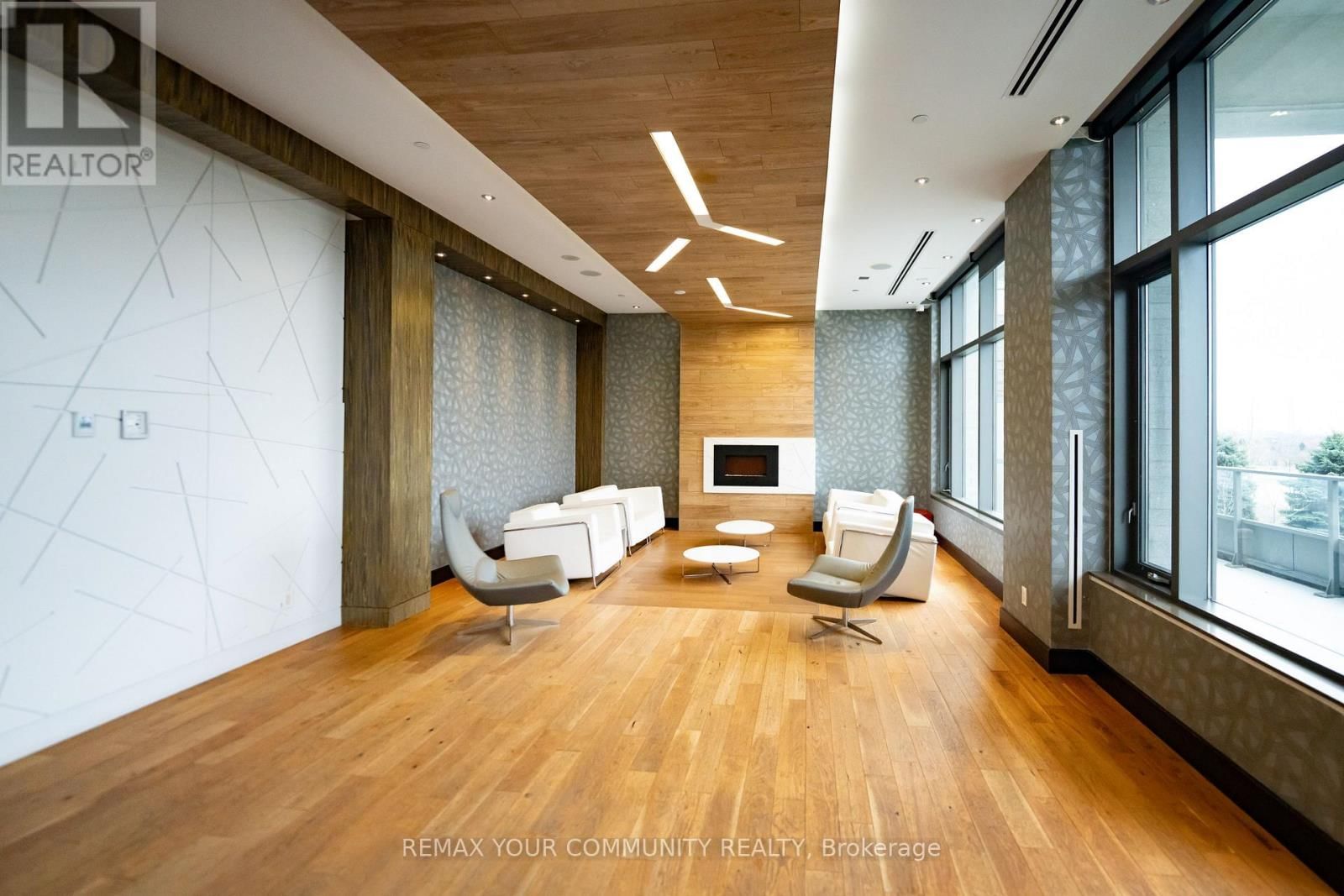 520 - 325 SOUTH PARK ROAD Image 29