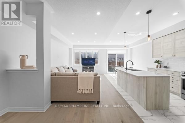 15 LANDOLFI WAY Image 14