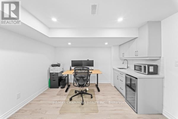 15 LANDOLFI WAY Image 37