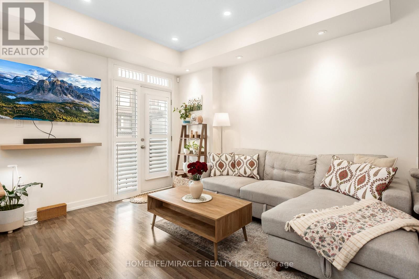 285 DALHOUSIE STREET Image 15