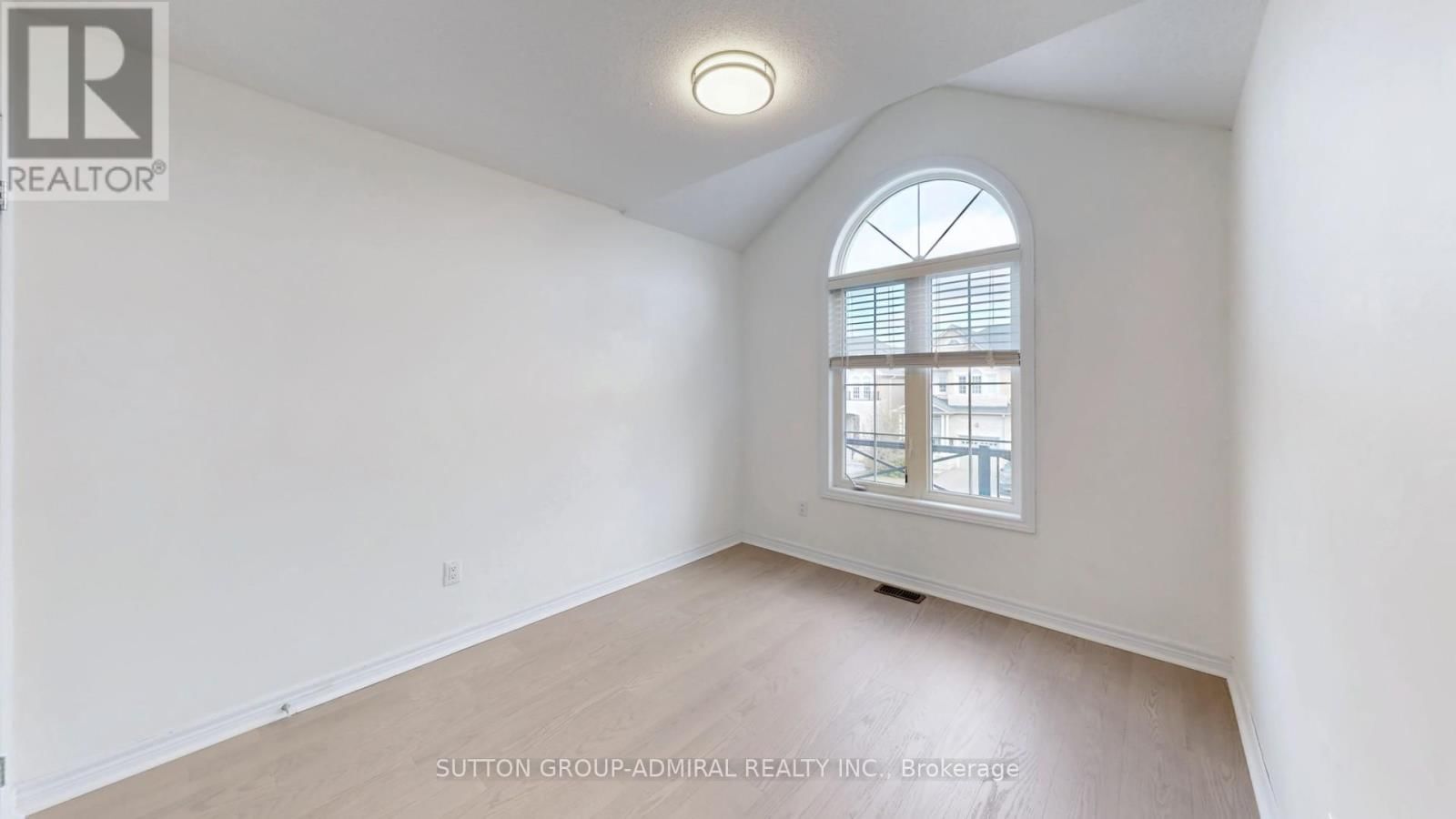 75 LAUDERDALE DRIVE Image 38