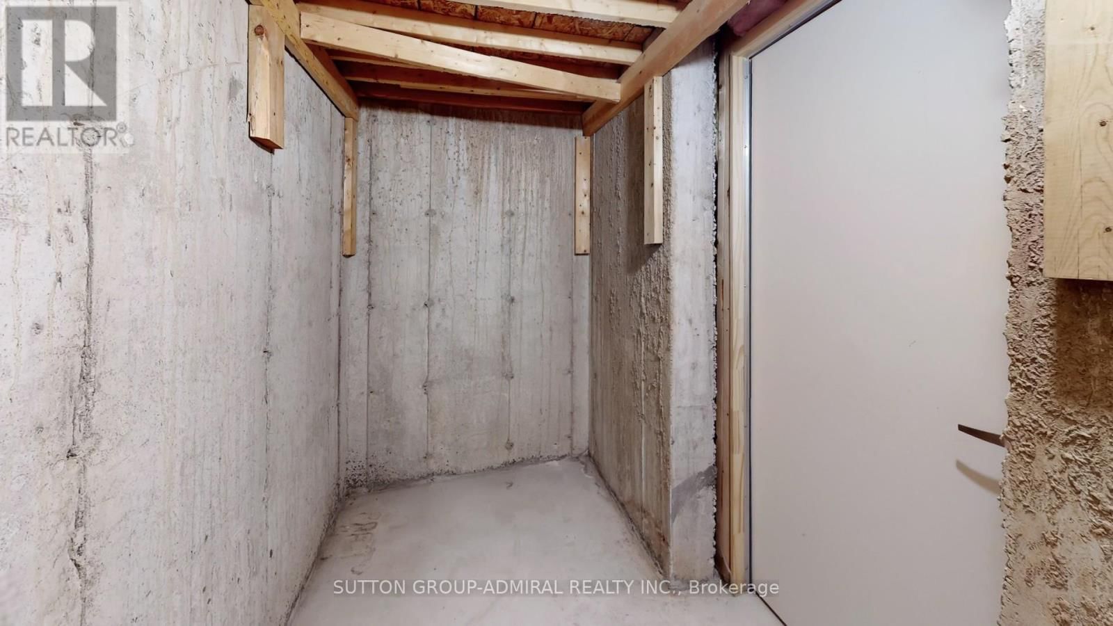 75 LAUDERDALE DRIVE Image 48