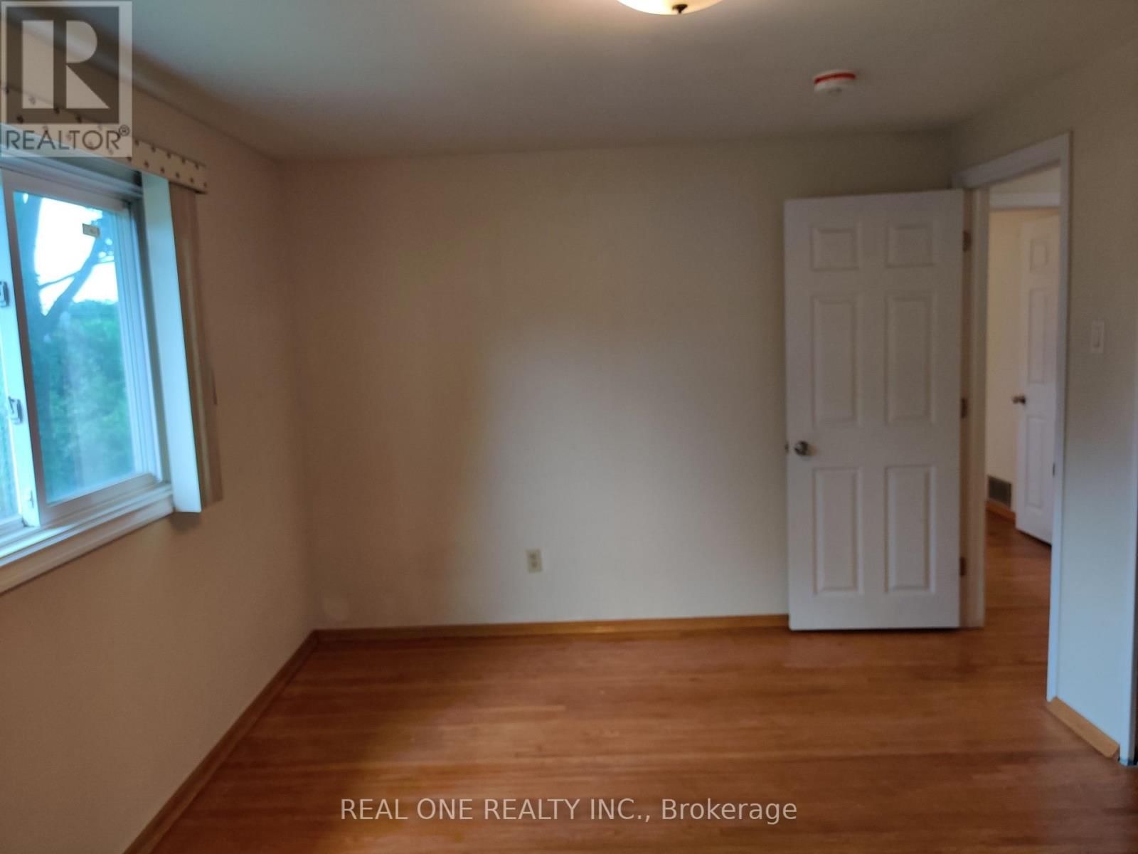 Upper - 93 SOUTHDALE DRIVE Image 14