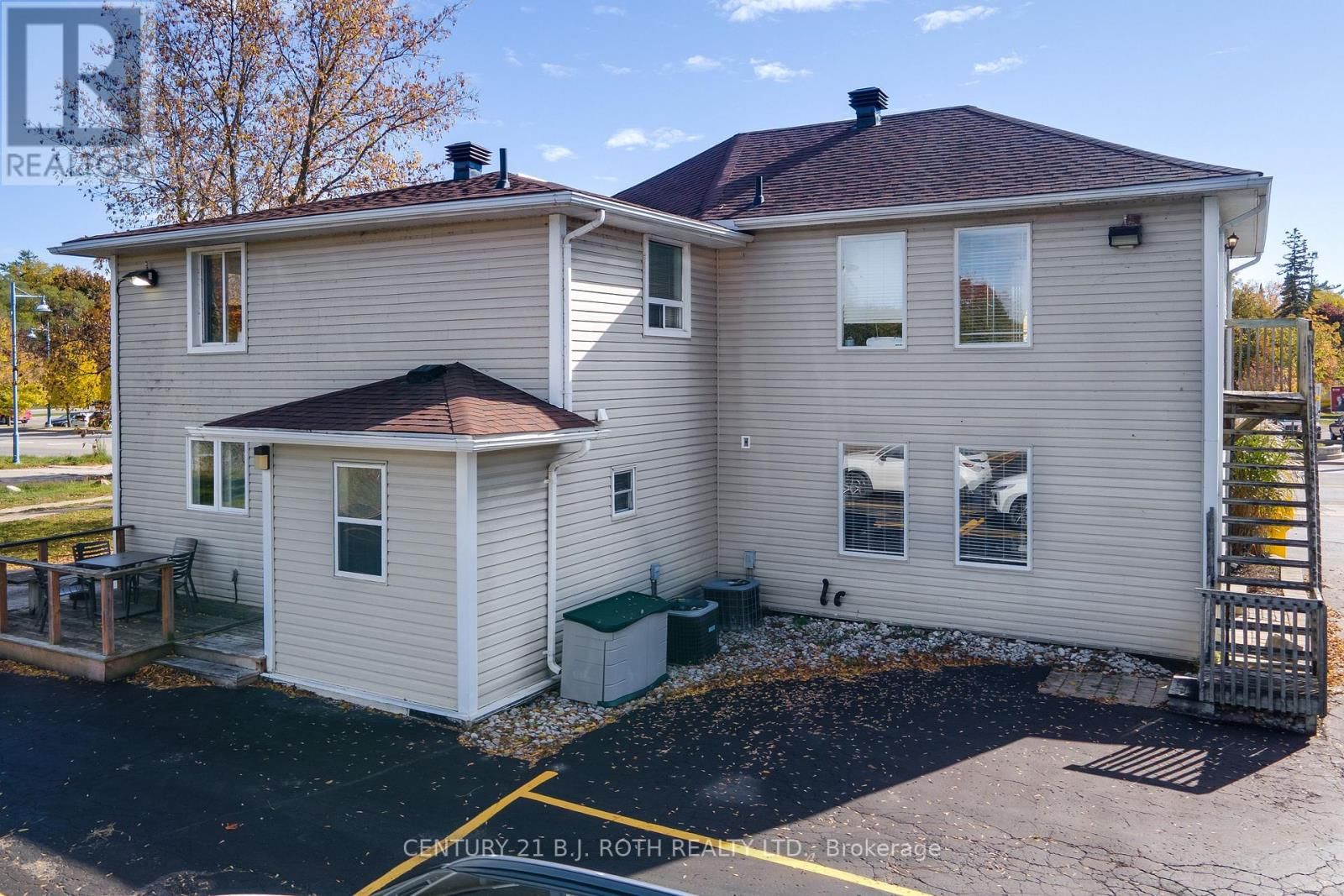 888 INNISFIL BEACH ROAD Image 10